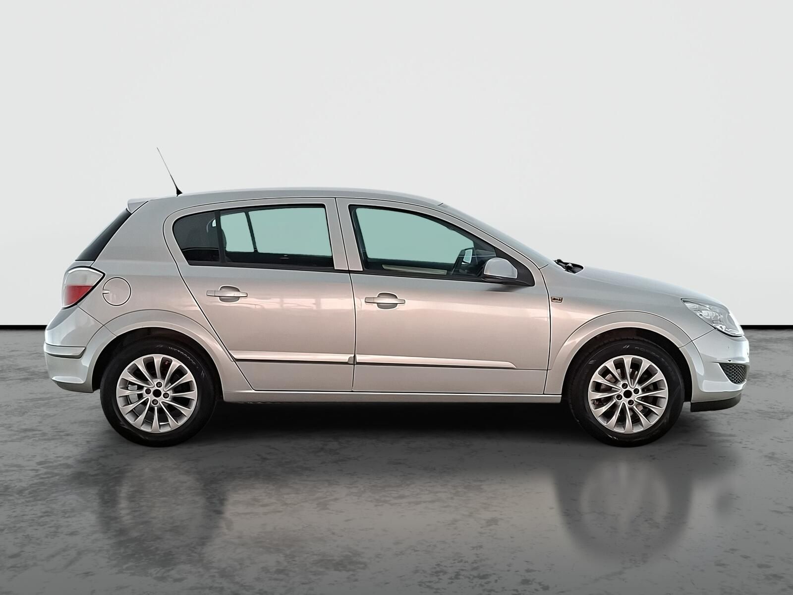 Opel Astra, 1.4 16V, Automat - fotka 6