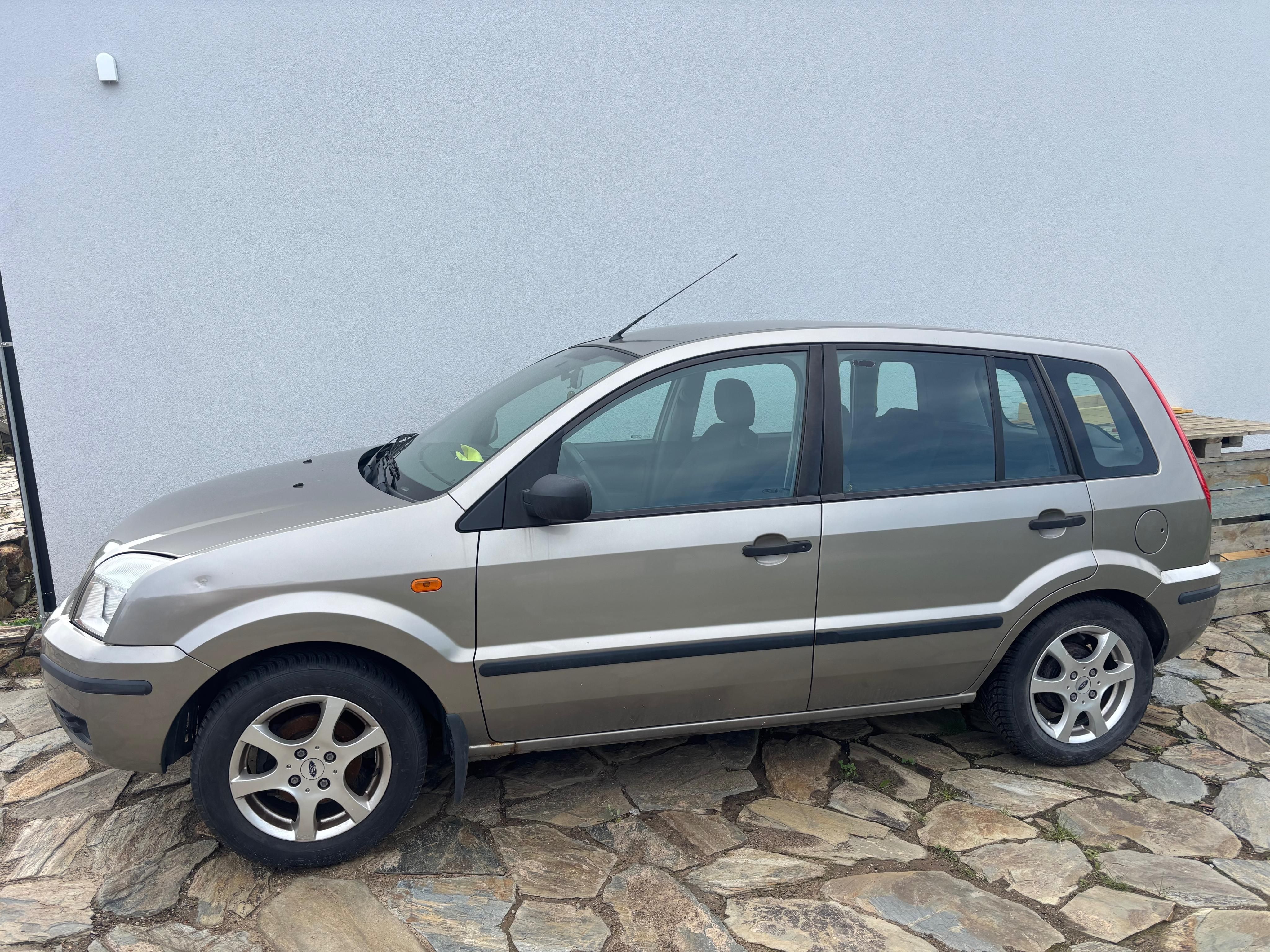 Ford Fusion - fotka 2