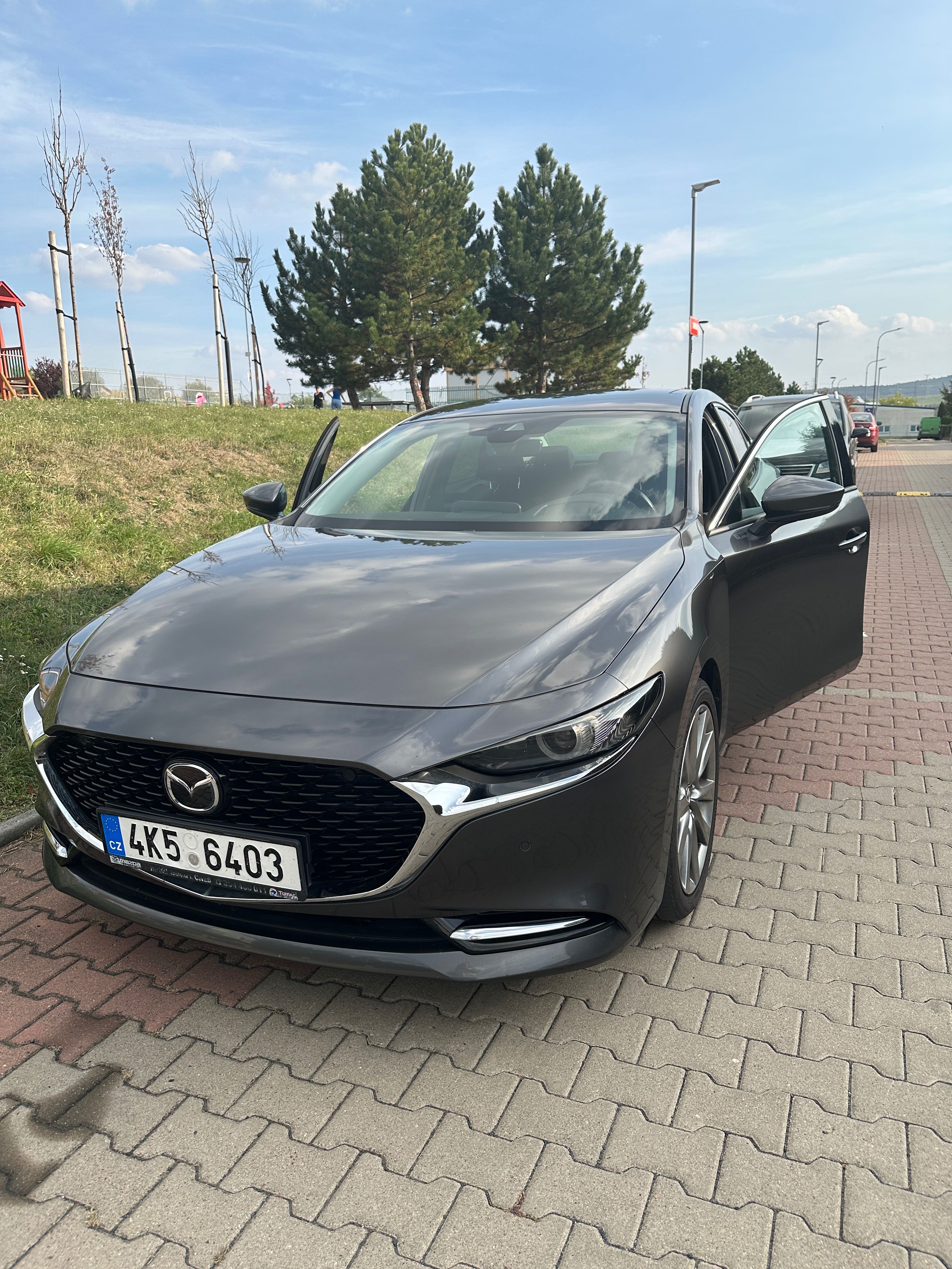 Mazda 3, 2.0 Skyactiv-X 132 kW, - fotka 3
