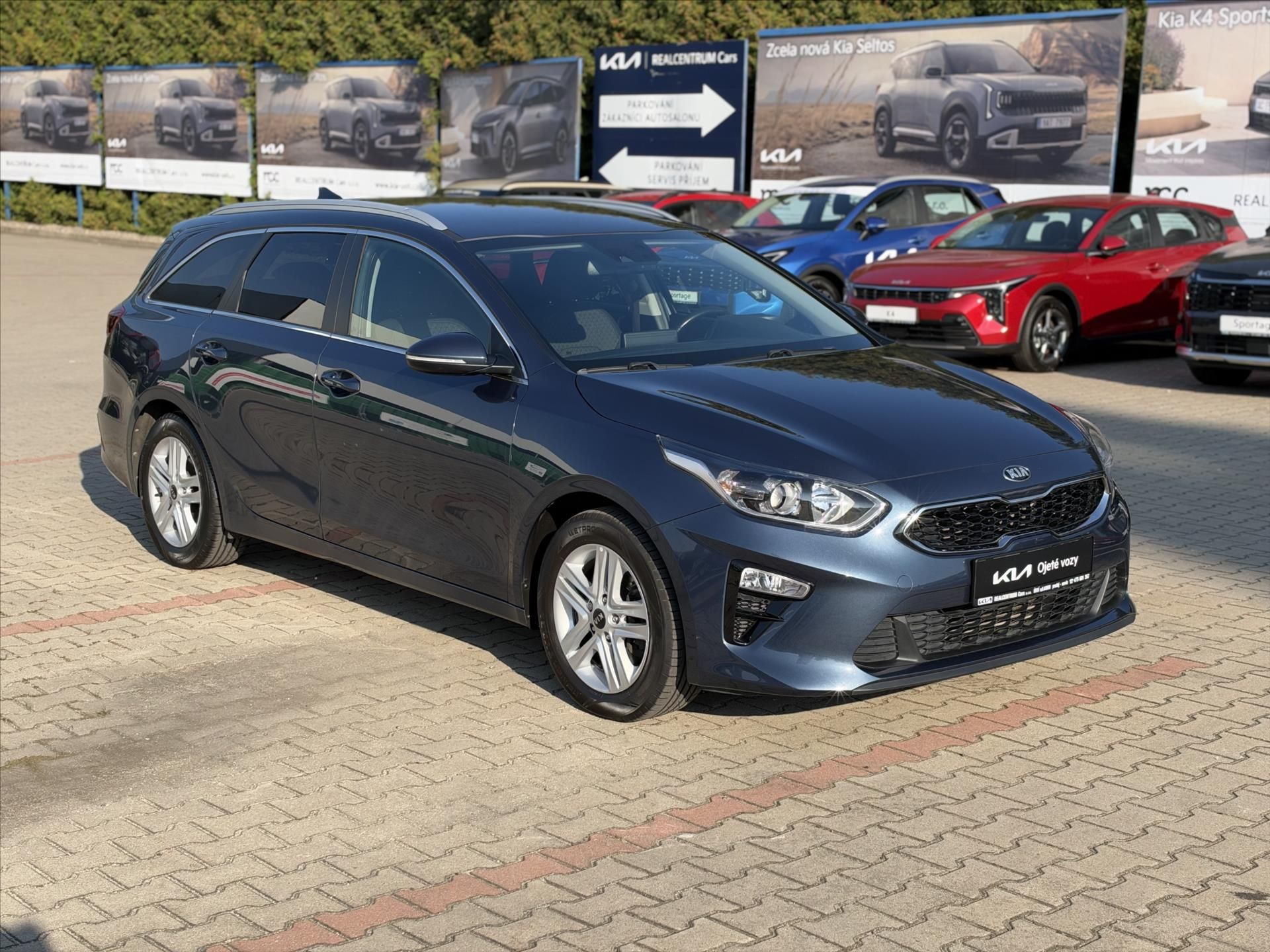 Kia Cee´d, 1,4 T-GDI Exclusive + NAVI  SW - fotka 2