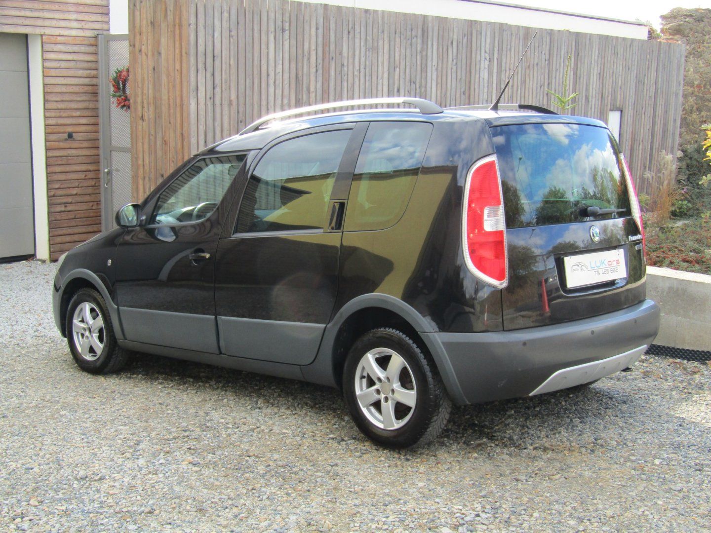Škoda Roomster, 1.2TSI 63kW SCOUT ZIMNÍ PNEU - fotka 5
