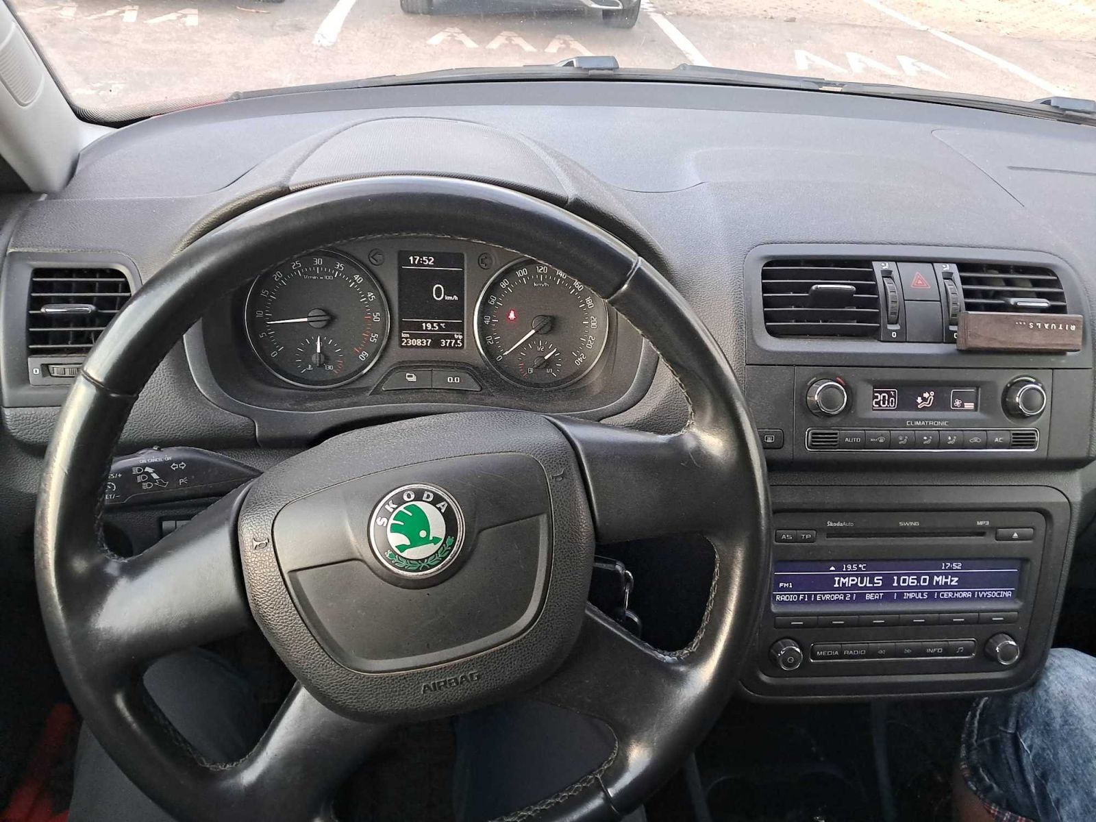 Škoda Fabia, 1.6 TDI, Automatická klima - fotka 3