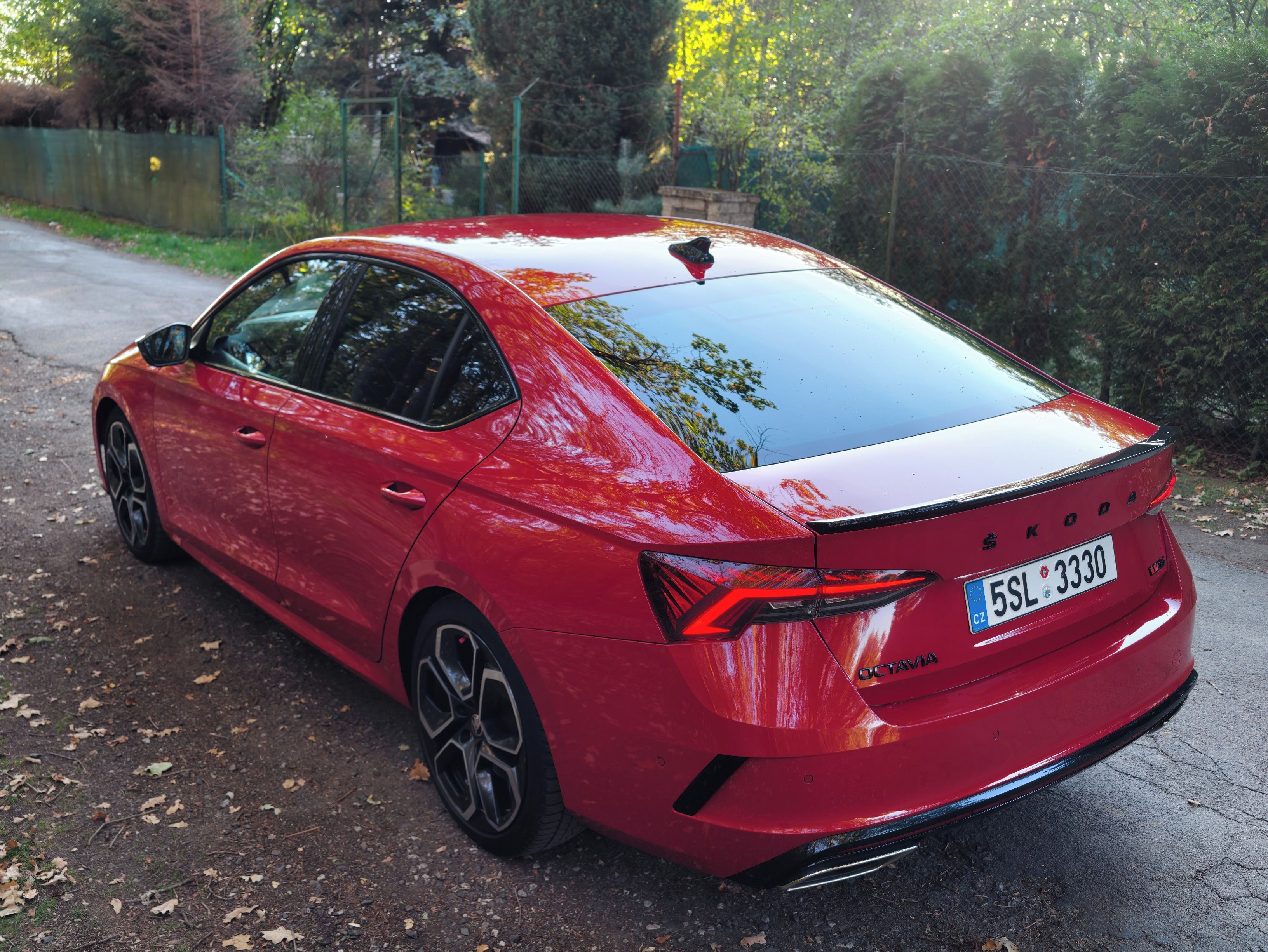 Škoda Octavia, RS 2.0 TSI,DPH,Nappa,tažné,HUD - fotka 3