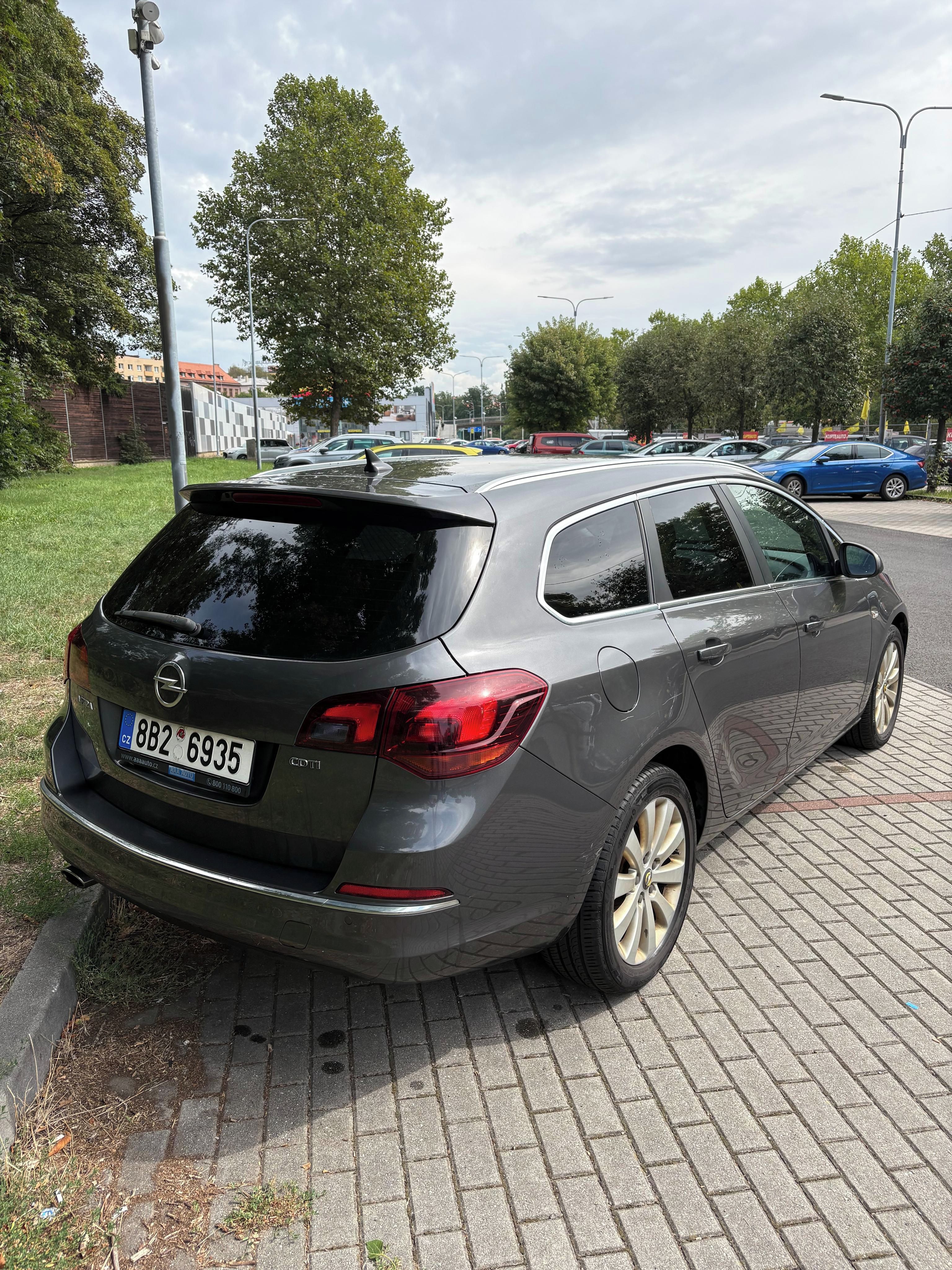 Opel Astra, 2.0 CDTI - fotka 5