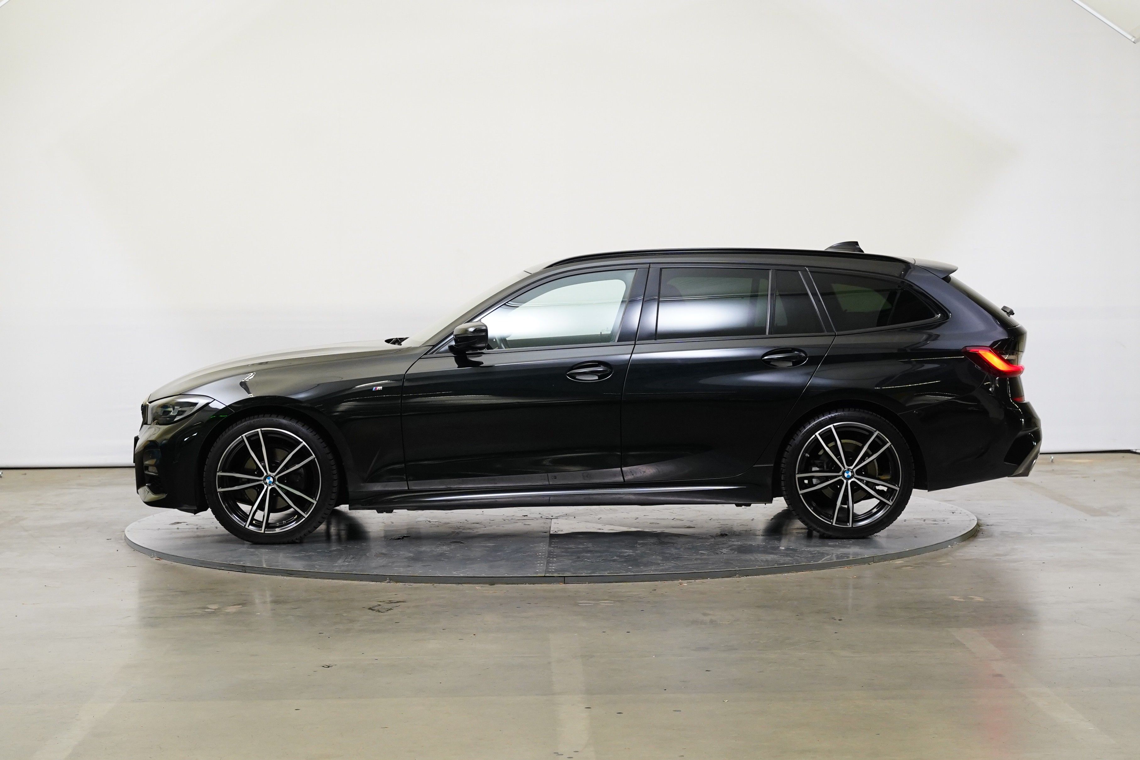 BMW Řada 3, 20d 140 kW X-Drive - fotka 3