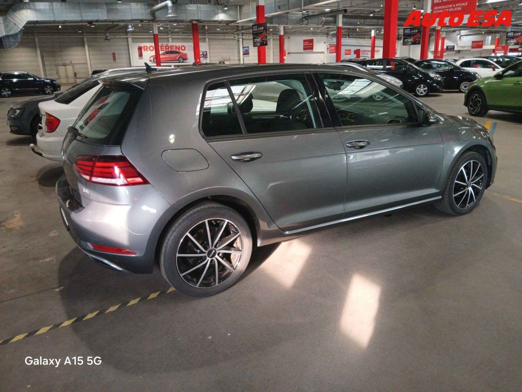 Volkswagen Golf, 1.0 TSi,1.maj,ČR - fotka 2