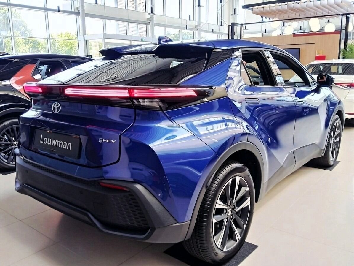 Toyota C-HR, Style 1,8 Hybrid + Zimní - fotka 5