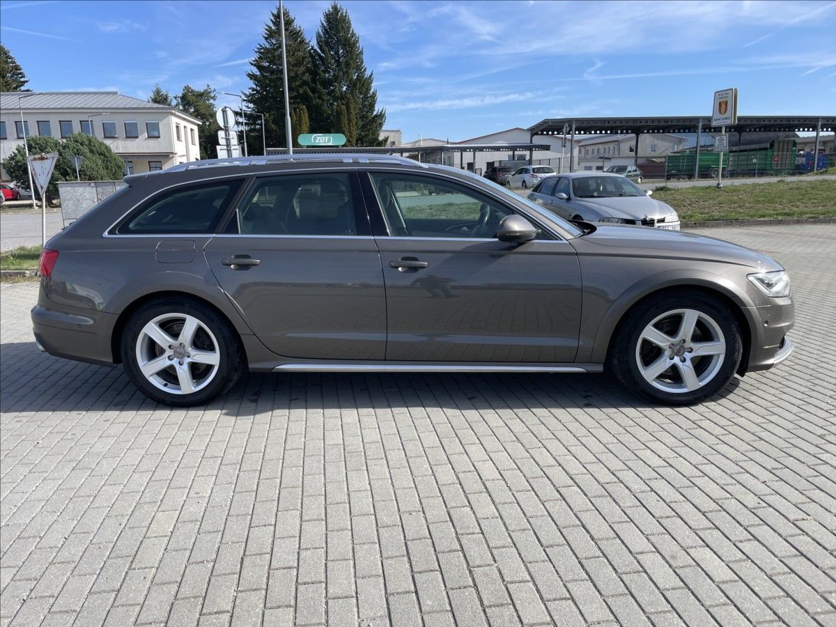 Audi A6 allroad, 3,0 TDi 180kw Quattro Matrix P - fotka 5