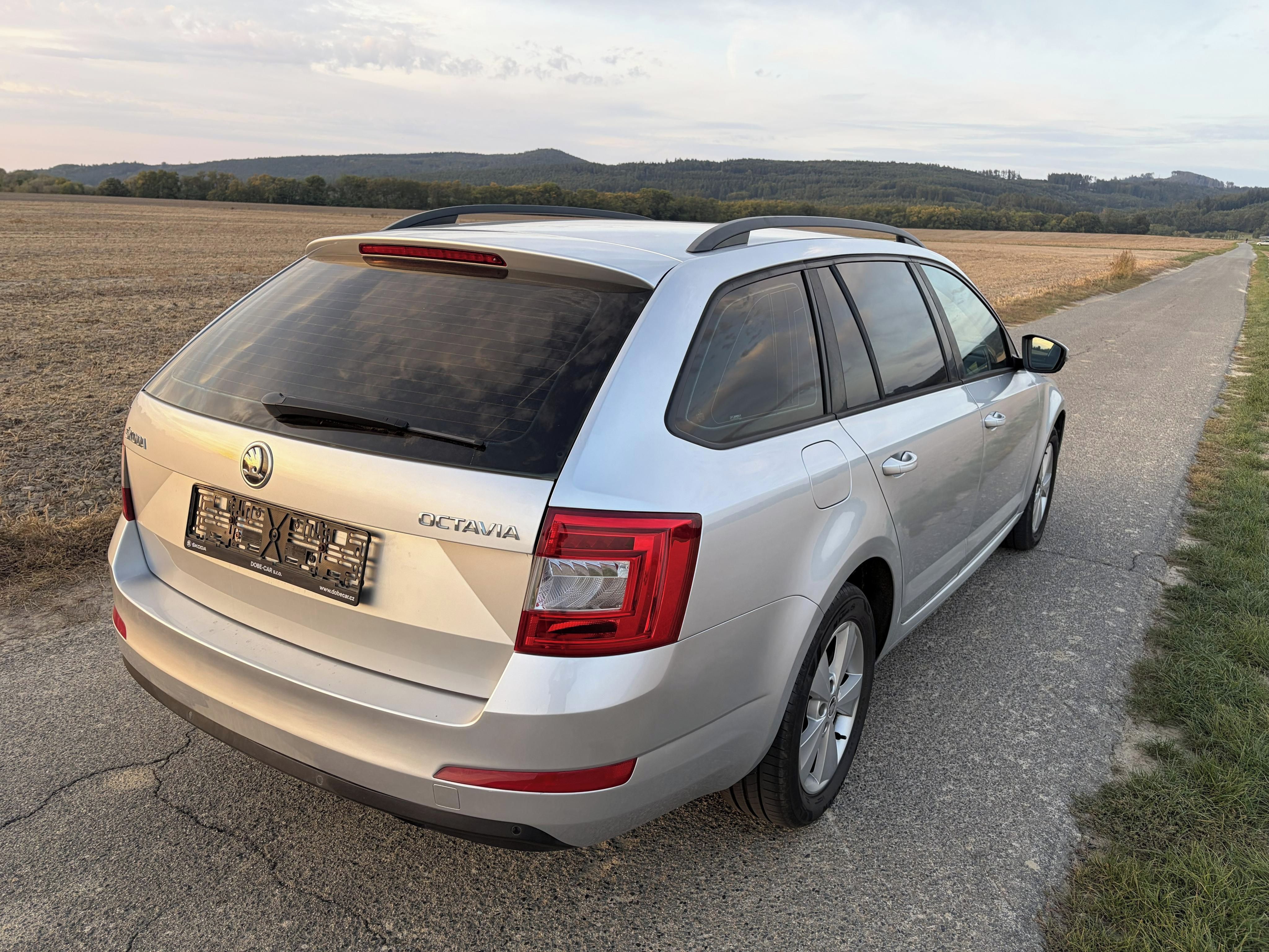 Škoda Octavia, Combi 1.6TDi 81kW Style (2015) - fotka 6