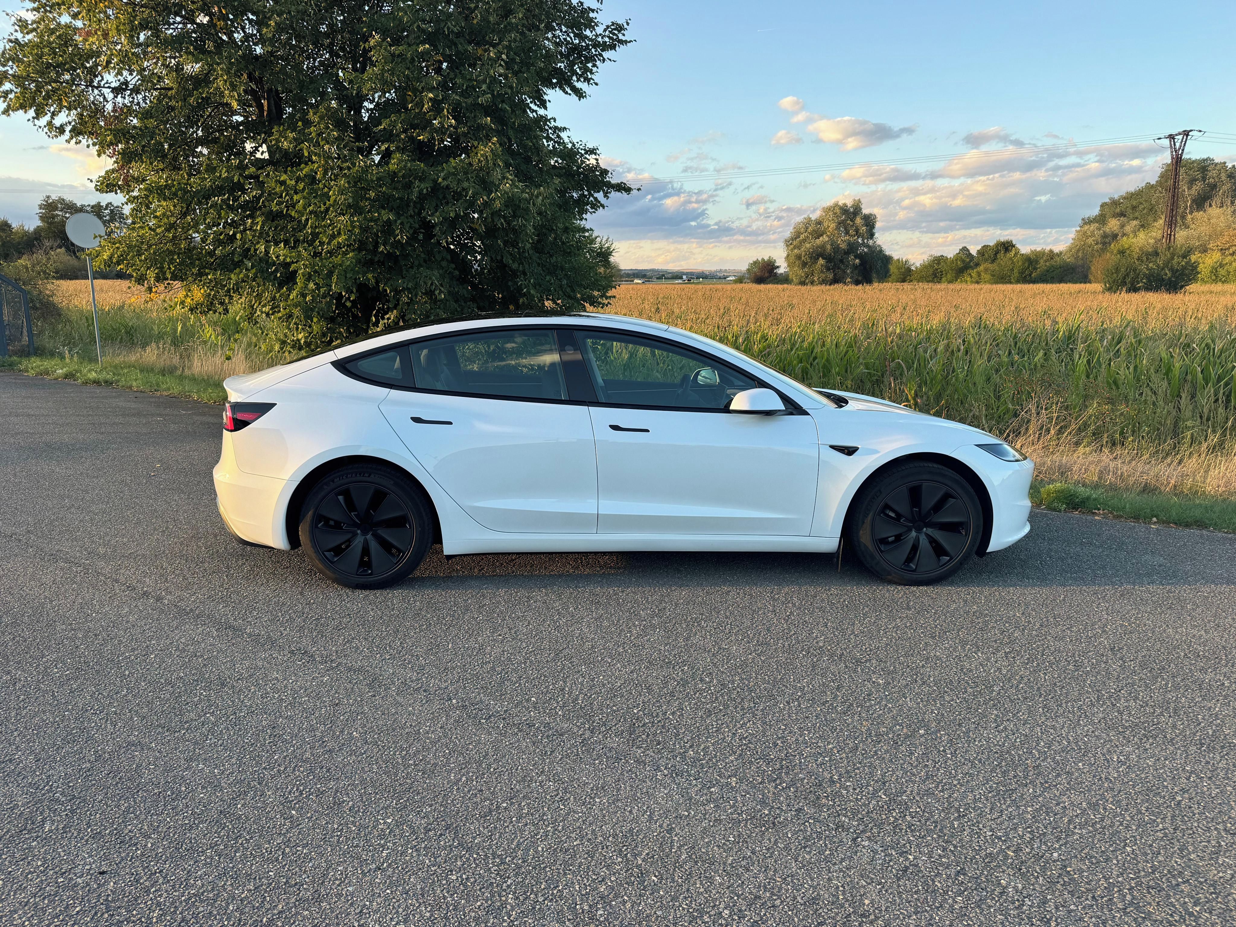 Tesla Model 3, Standard Range LFP,SoH 95%,ČR - fotka 4