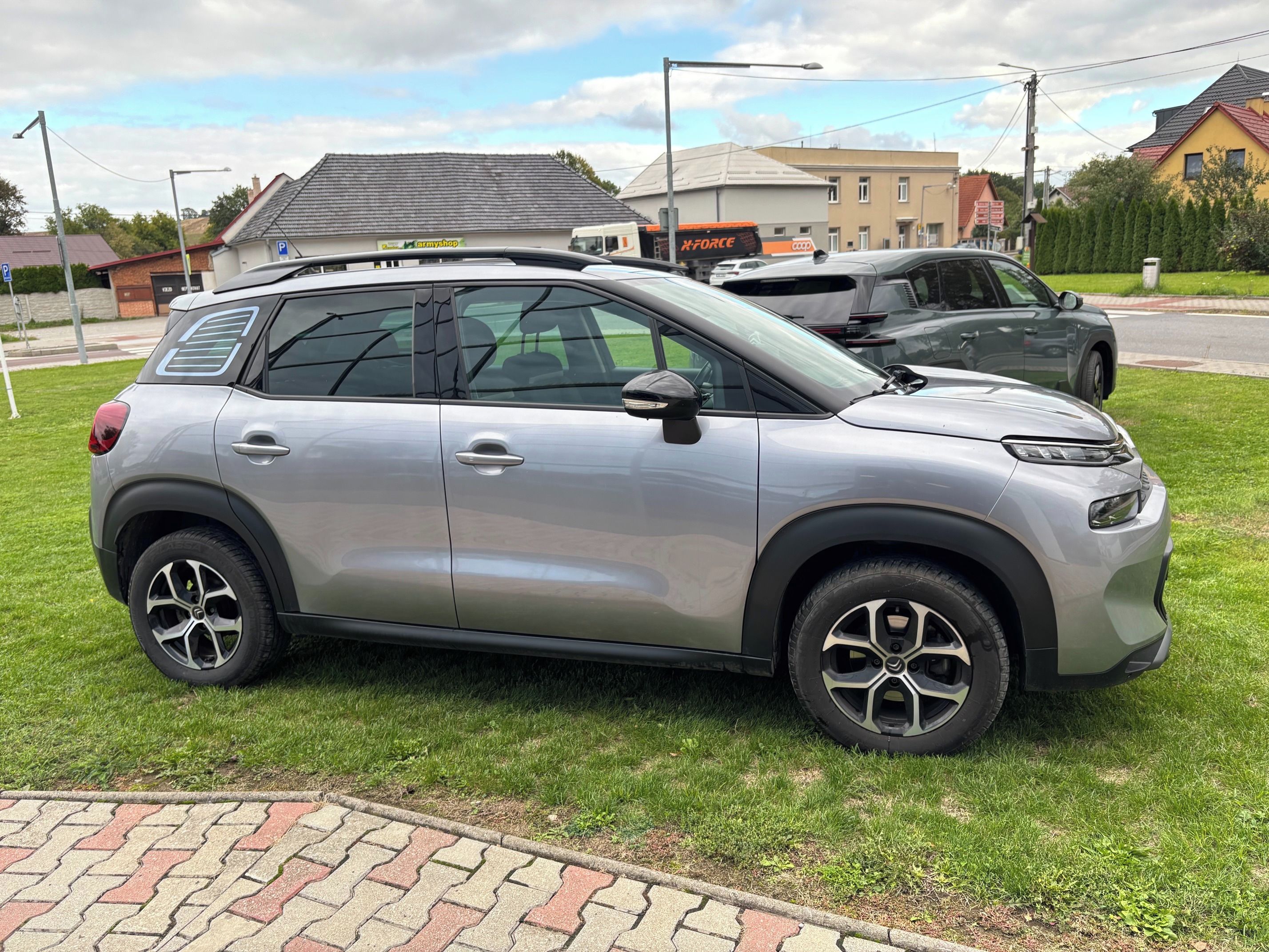 Citroën C3 Aircross, 1.2 PT130 SHINE EAT6 - fotka 6