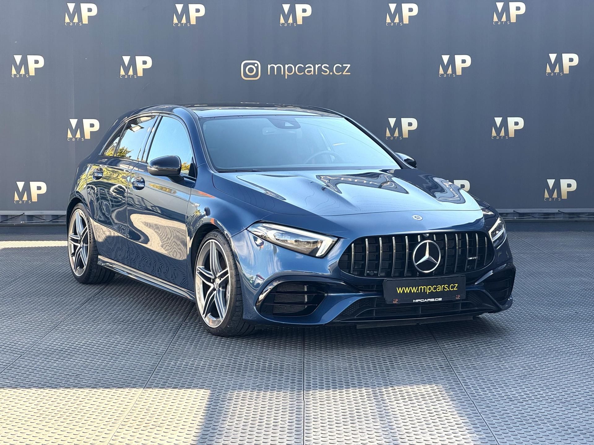 Mercedes-Benz Třídy A, AMG 45 4MATIC+, MULTIBEAM - fotka 3