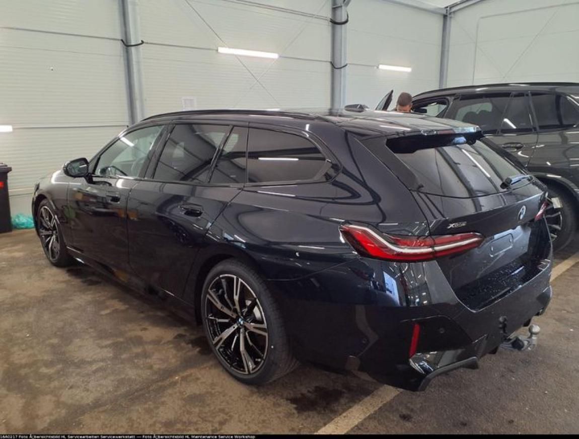 BMW Řada 5, 520d xDrive Touring - fotka 6