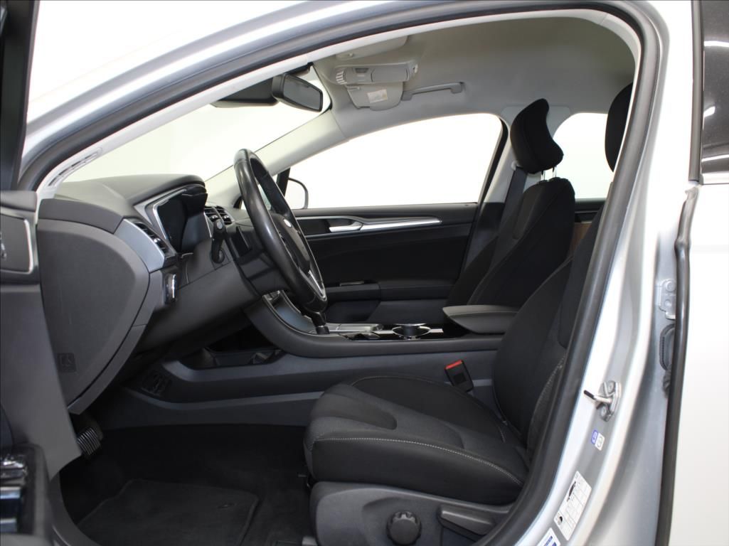 Ford Mondeo, 2,0 TDCI 132kW AT 1.majitel ČR - fotka 6