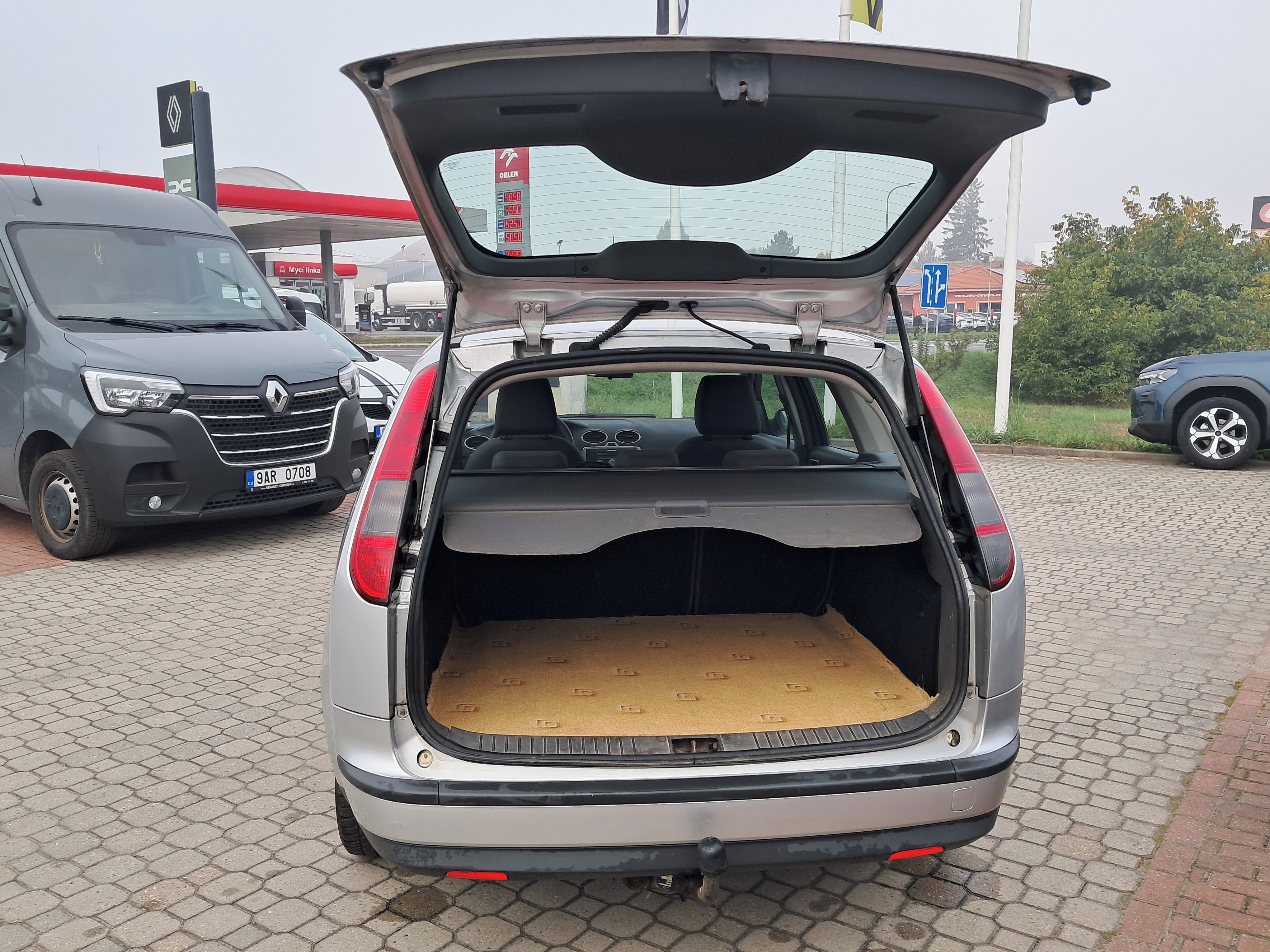Ford Focus, Kombi 1.6/66kW/nafta/2005 - fotka 5