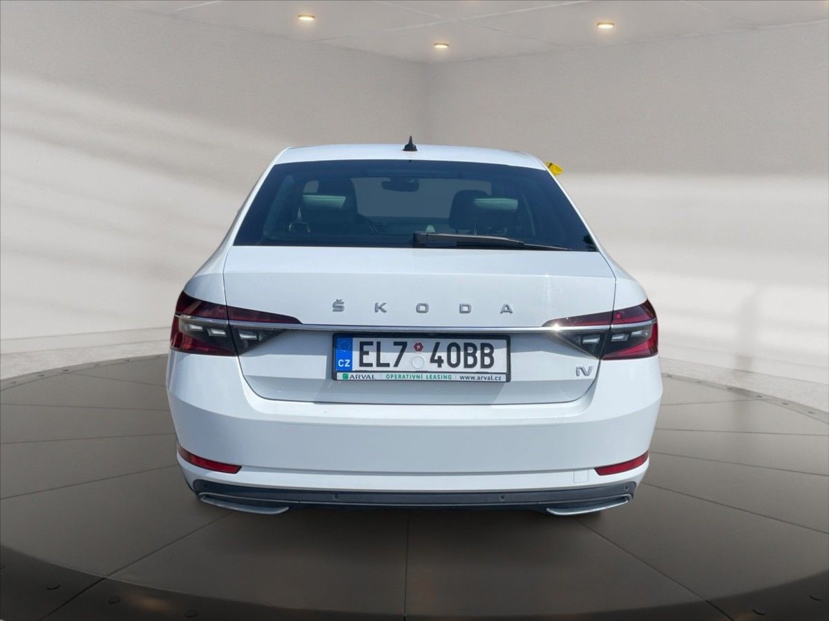 Škoda Superb, 1,4 PHEV 160 L&K DSG - fotka 5