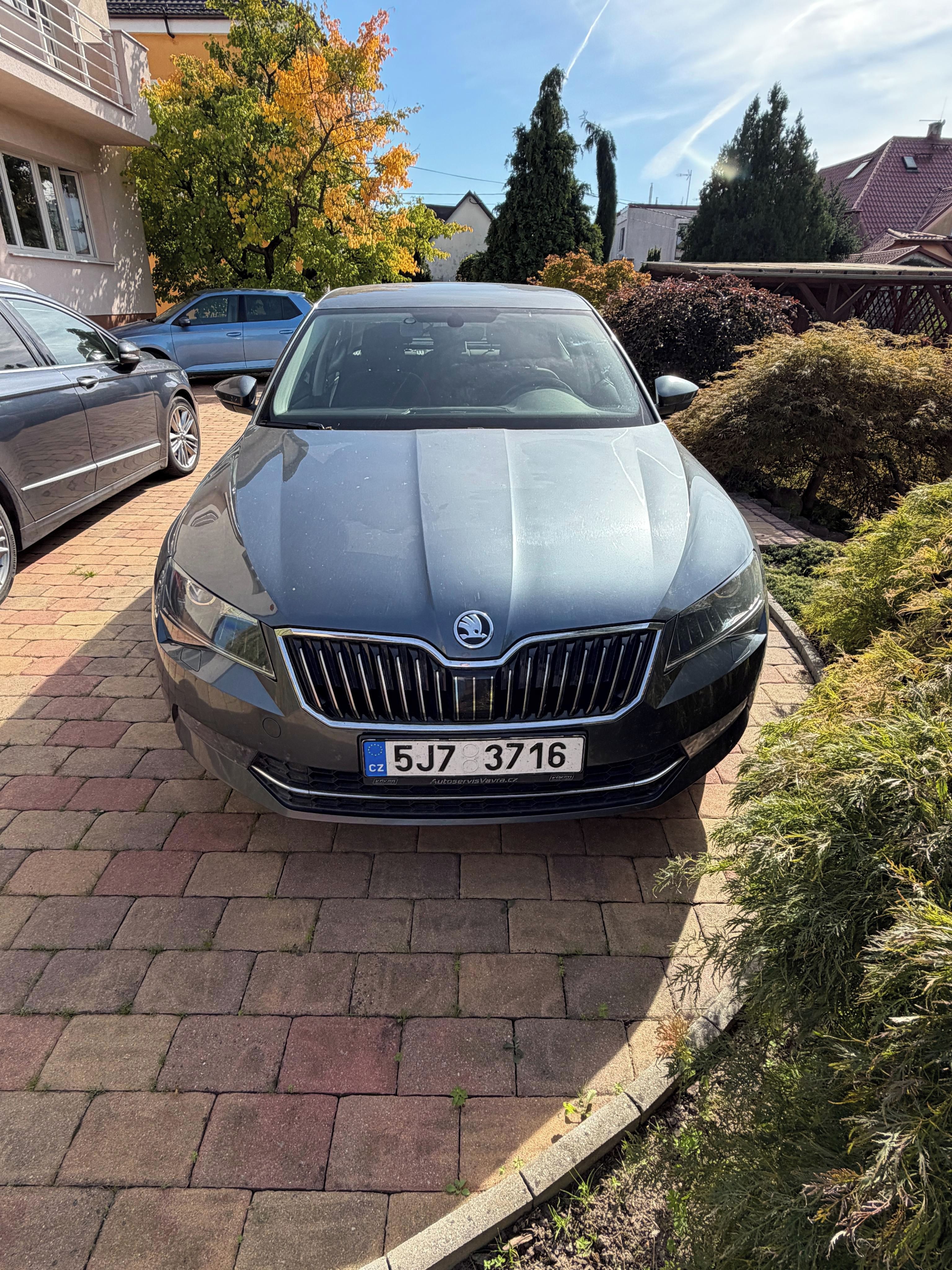 Škoda Superb, 2,0TDI - 4x4- 199tis/km- - fotka 2