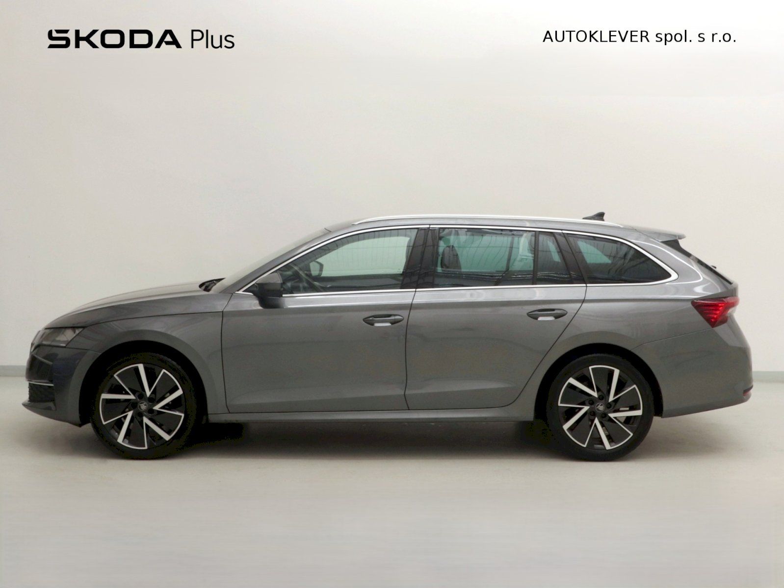Škoda Octavia, Top Selection DSG 1.5TSI 85kW - fotka 3