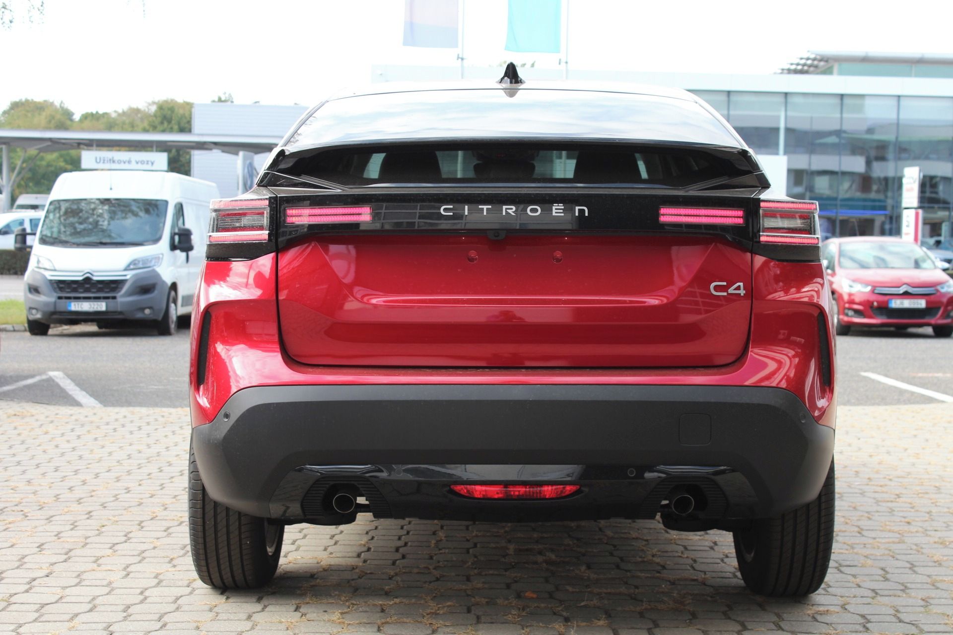 Citroën C4, MAX Hybrid 145k Automatic - fotka 4