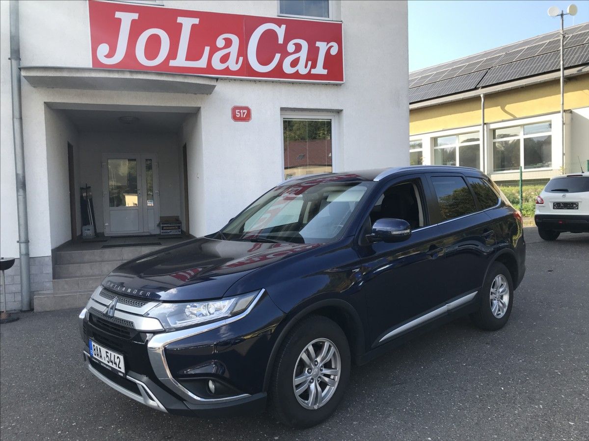 Mitsubishi Outlander, 2,0 i 4x2 110kW MT - fotka 3