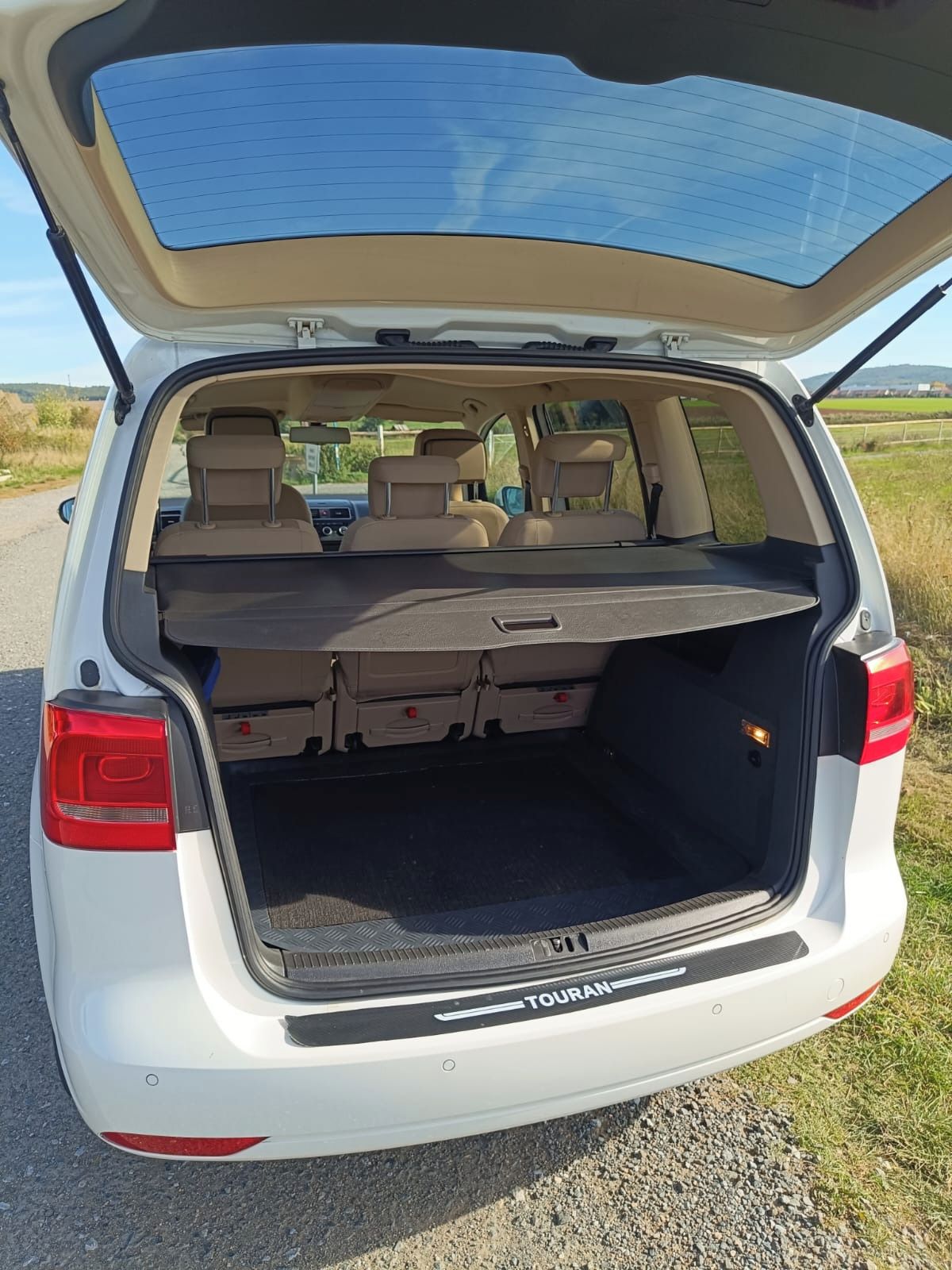 Volkswagen Touran - fotka 4