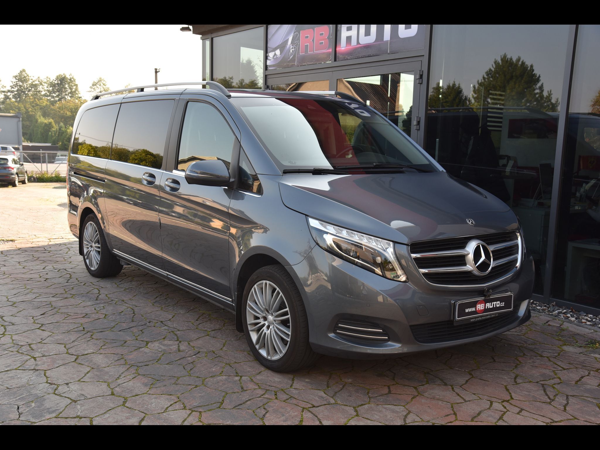 Mercedes-Benz Třídy V, 2.2 CDi 140 kw 7-míst