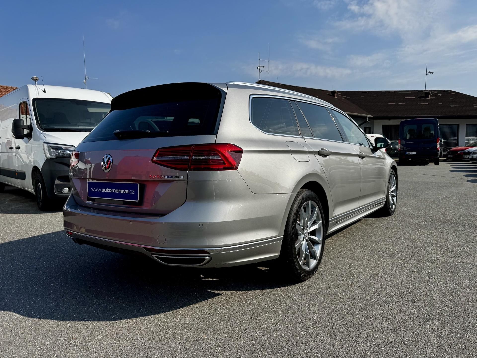 Volkswagen Passat, R-line 2.0 TDI 110 KW DSG - CZ - fotka 5