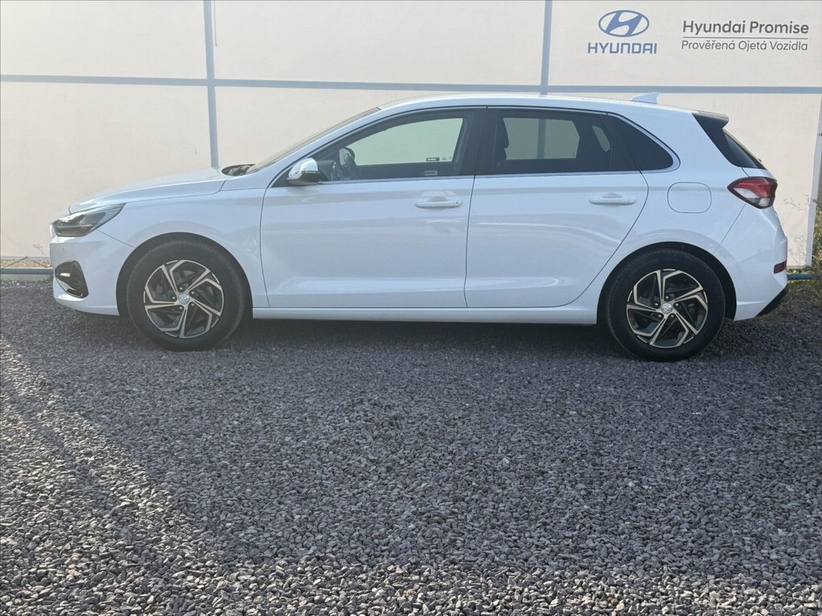 Hyundai i30, 1,5 CVVT 81kW Smart - fotka 3