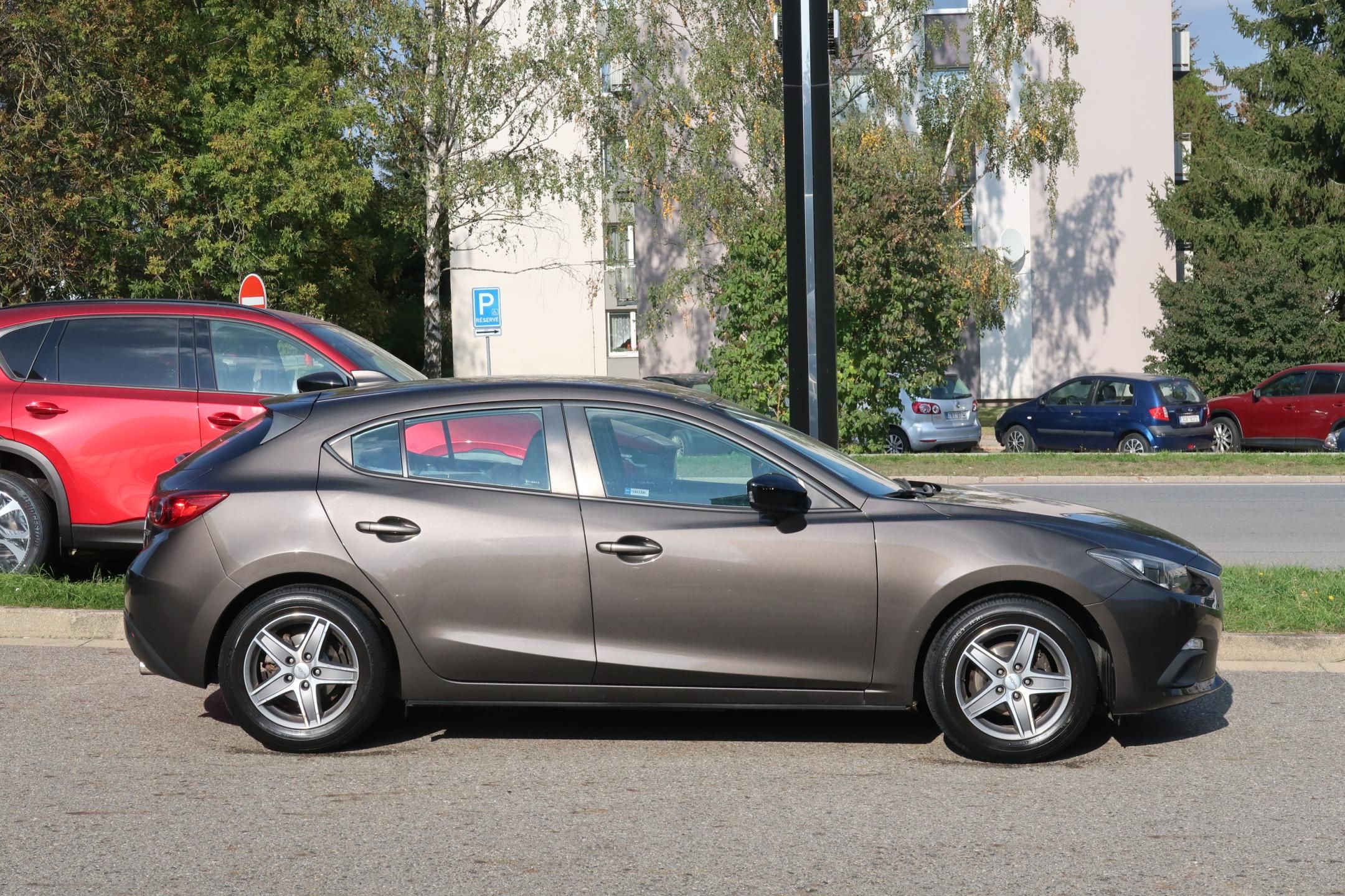 Mazda 3, HB 1,5 G100, 2 sady kol, ČR - fotka 6