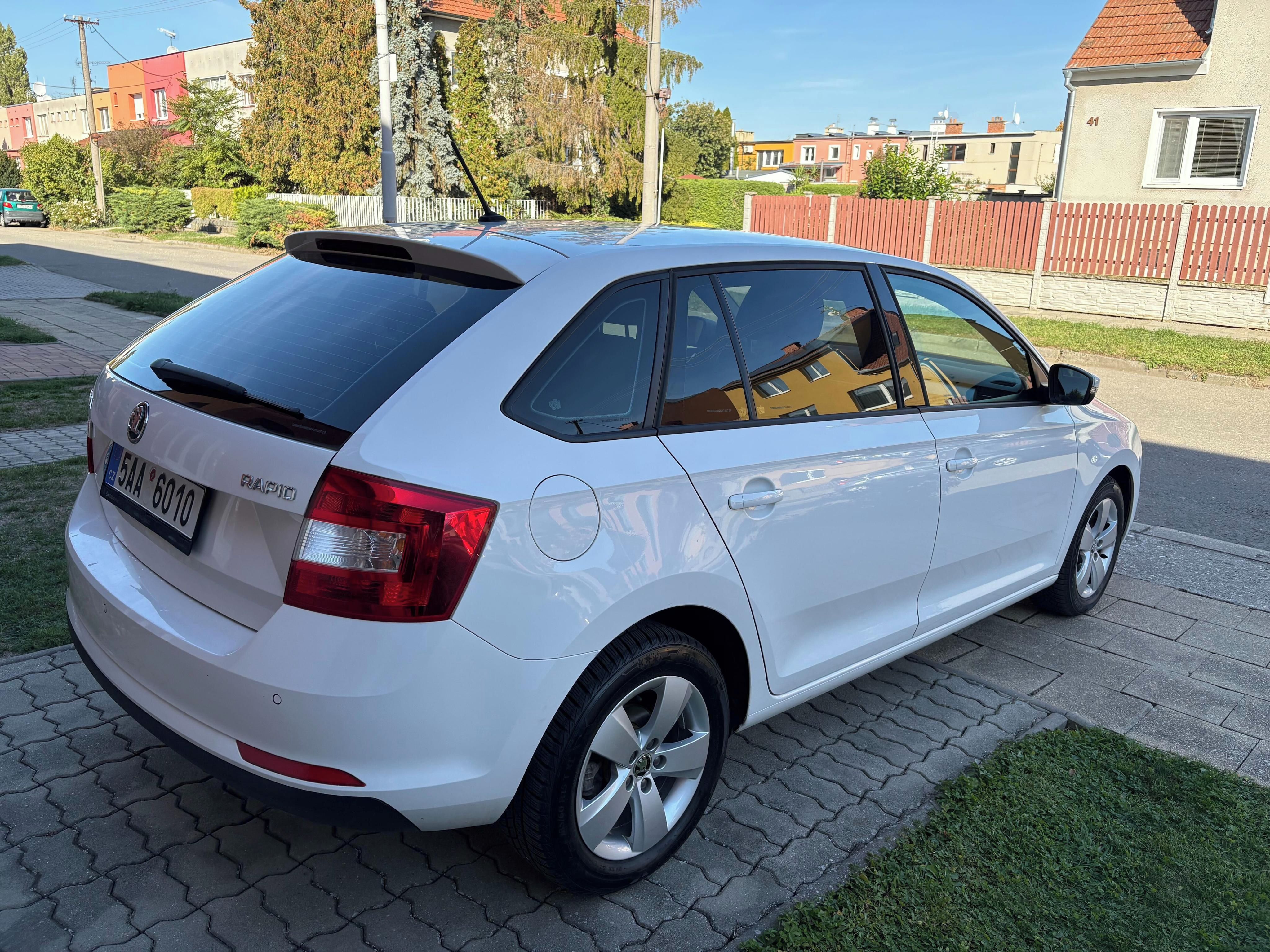 Škoda Rapid, Škoda Rapid Spaceback 1.6 TDI - fotka 4