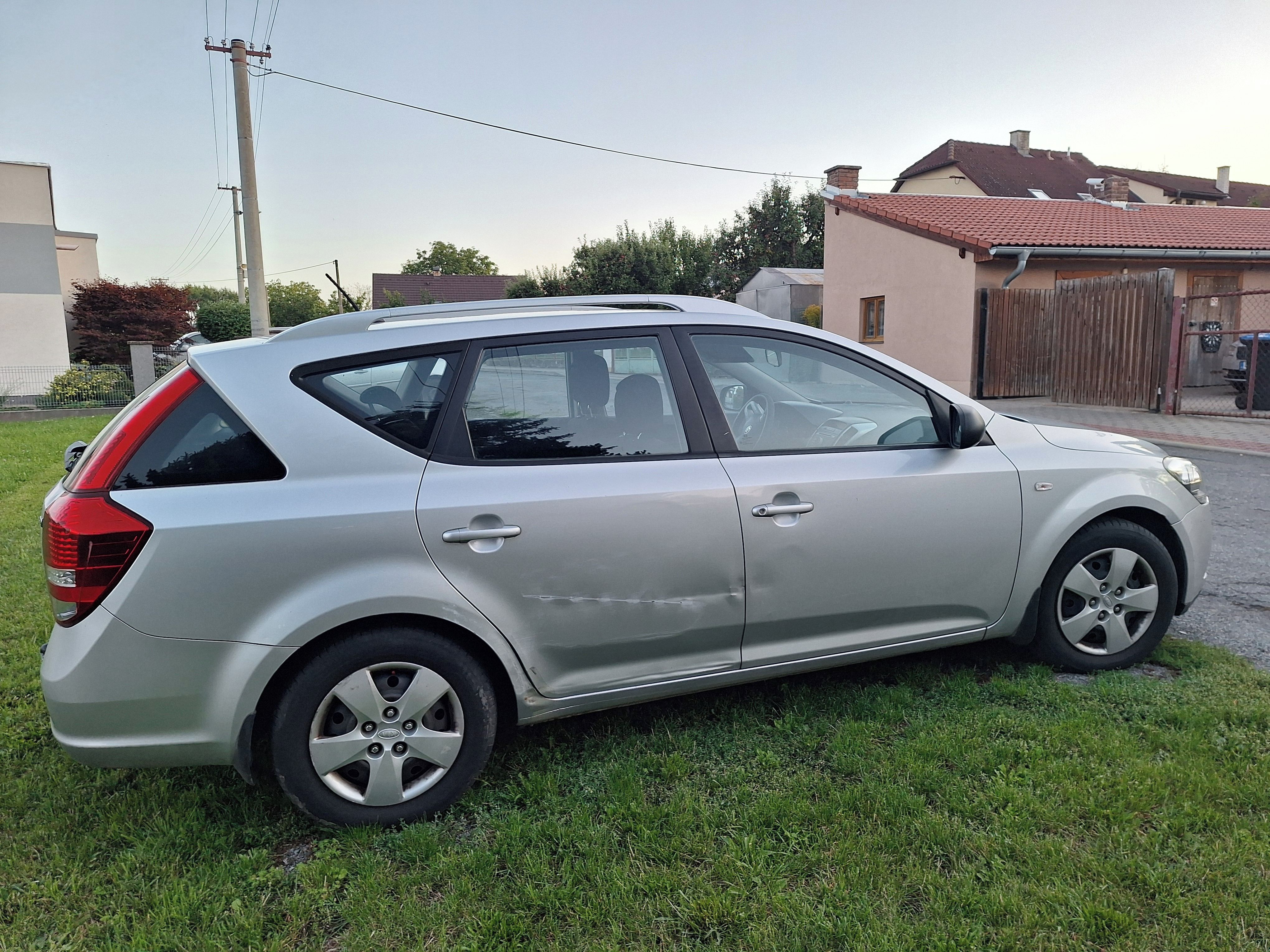 Kia Cee´d, nafta, spolehlivý - fotka 2