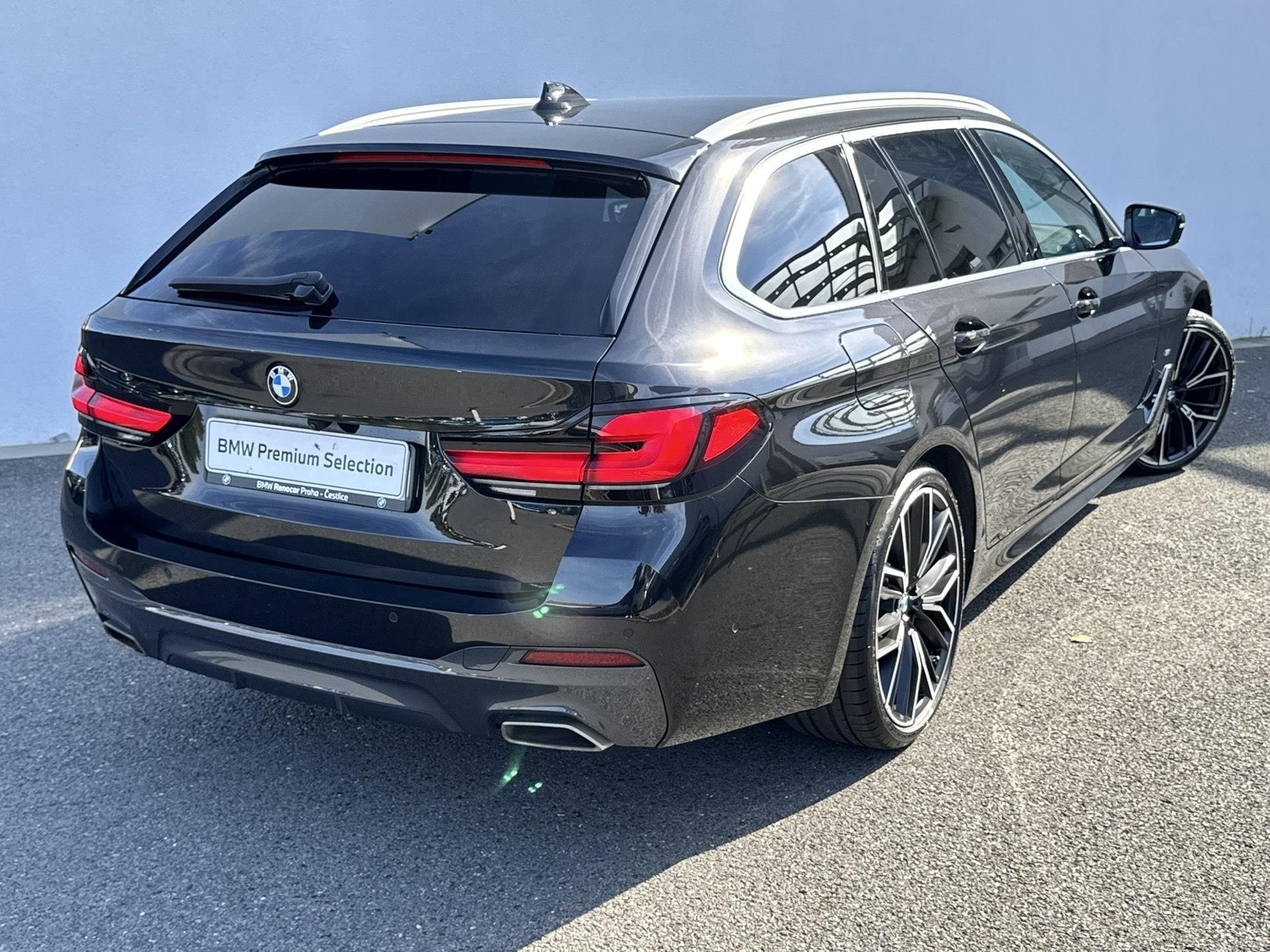 BMW Řada 5, 540i xDrive Touring Mpaket - fotka 2