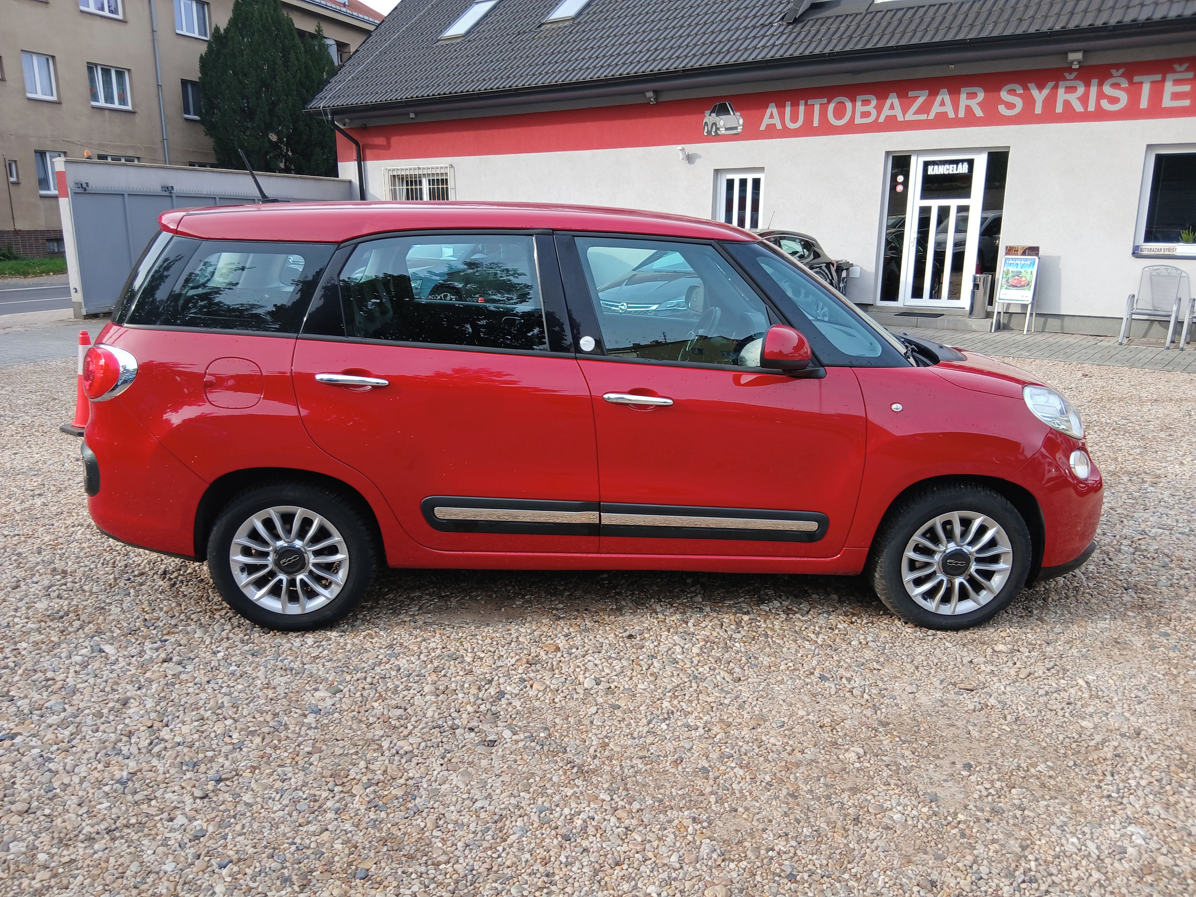 Fiat 500L, 1.6MJTd 77KW Living - fotka 4