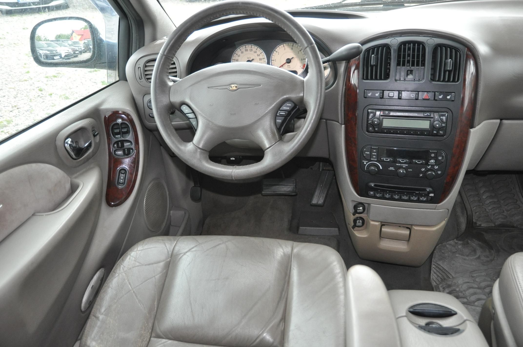 Chrysler Grand Voyager, 3.3i 128kW Automat LIMITED - fotka 5