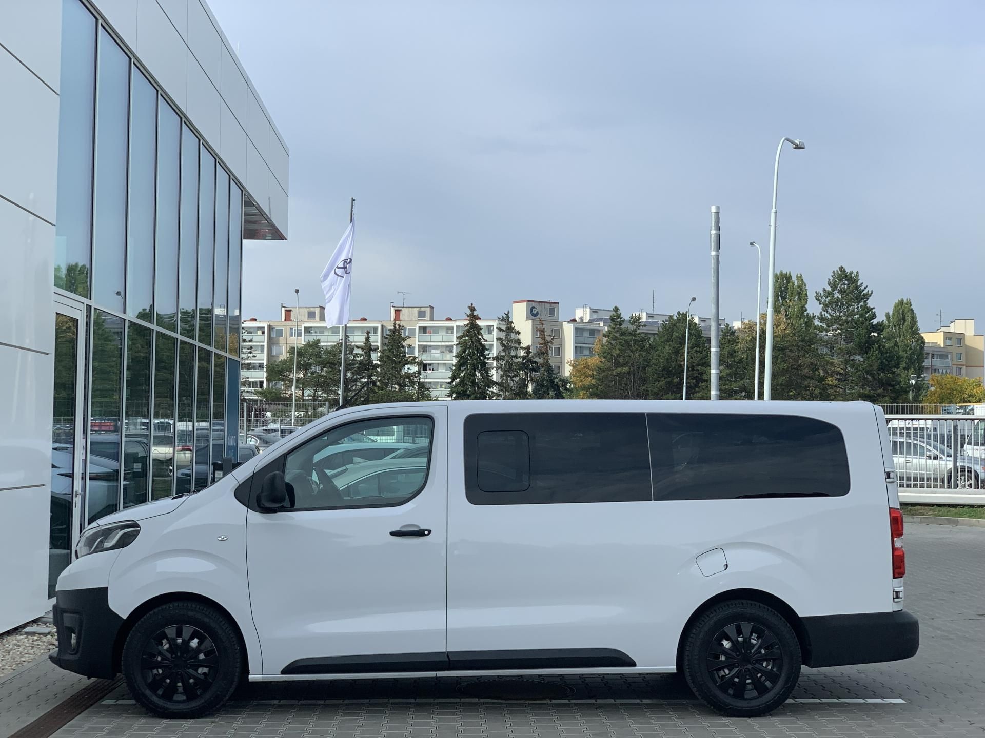 Toyota Proace City Verso, SHUTTLE 2.0 D-4D L2 106kW MAN6 - fotka 4