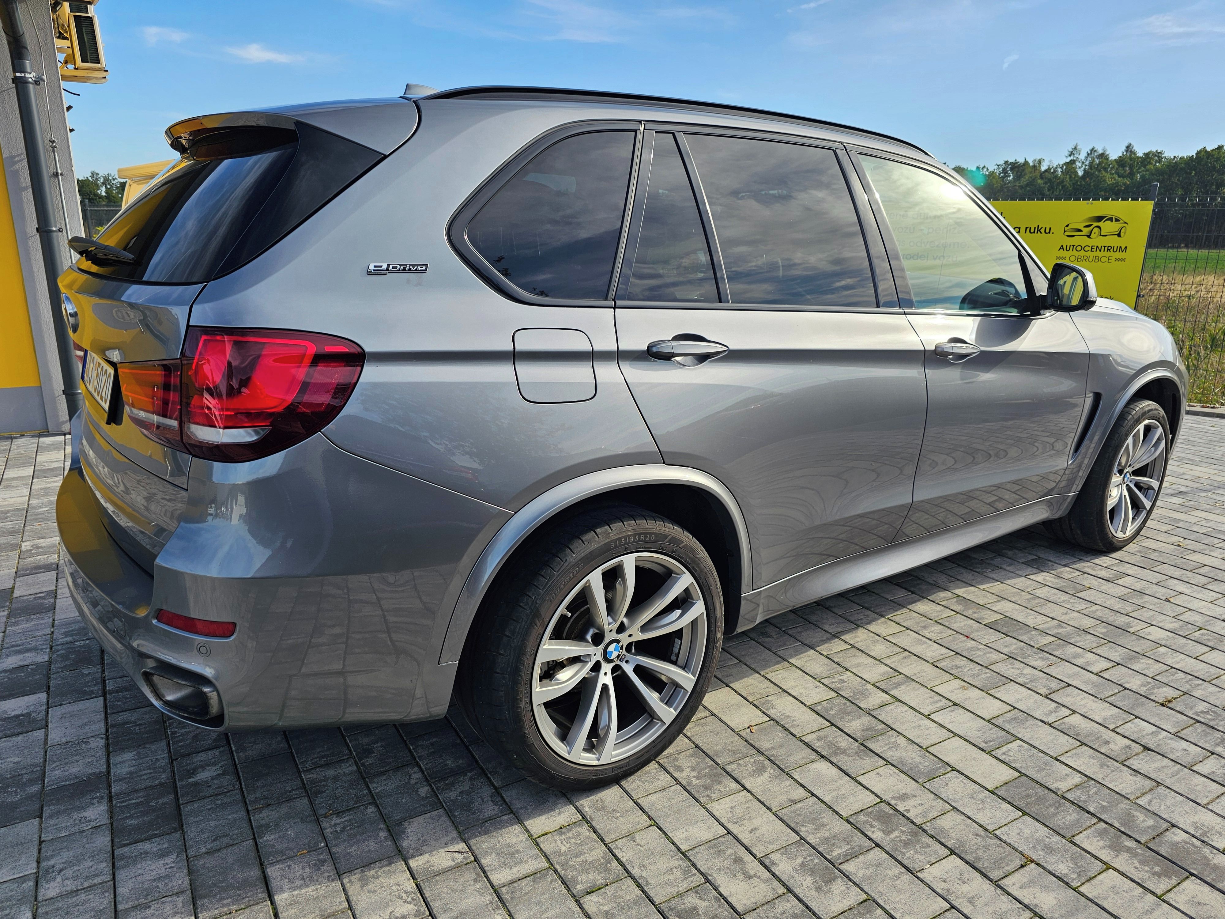 BMW X5, X DRIVE 40 E, tažné zařízení - fotka 5