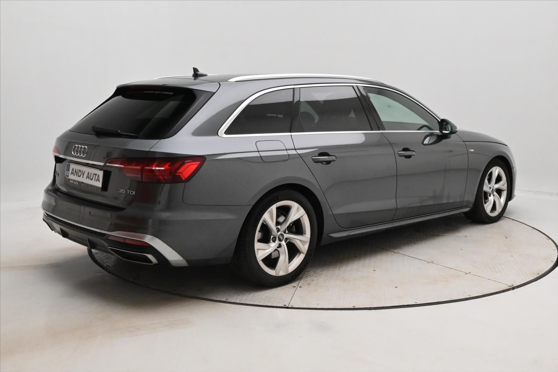 Audi A4, 2,0 TDI 120kW S-LINE S-Tronic - fotka 5