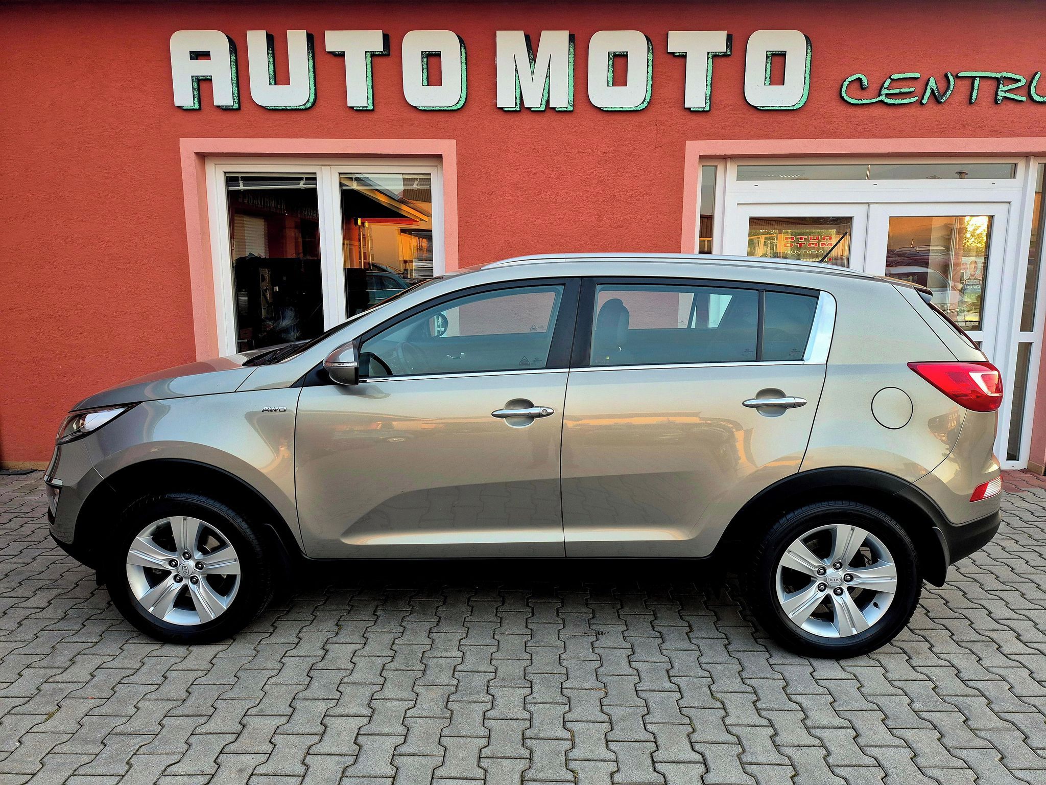Kia Sportage, 2.0 CVVT 120KW 4x4 AUTOMAT - fotka 2