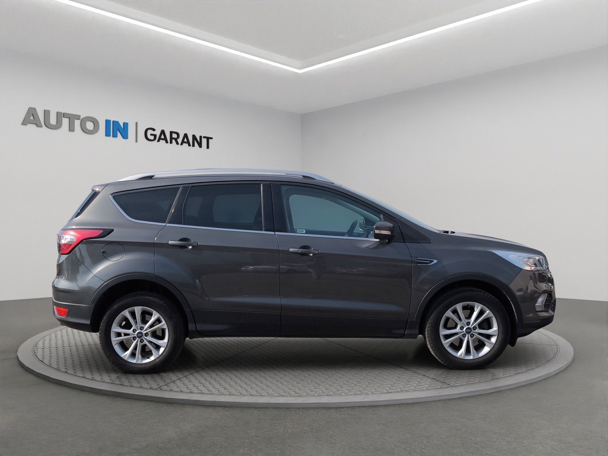 Ford Kuga, TITANIUM  88kW, ČR, 1. Maj., S - fotka 4
