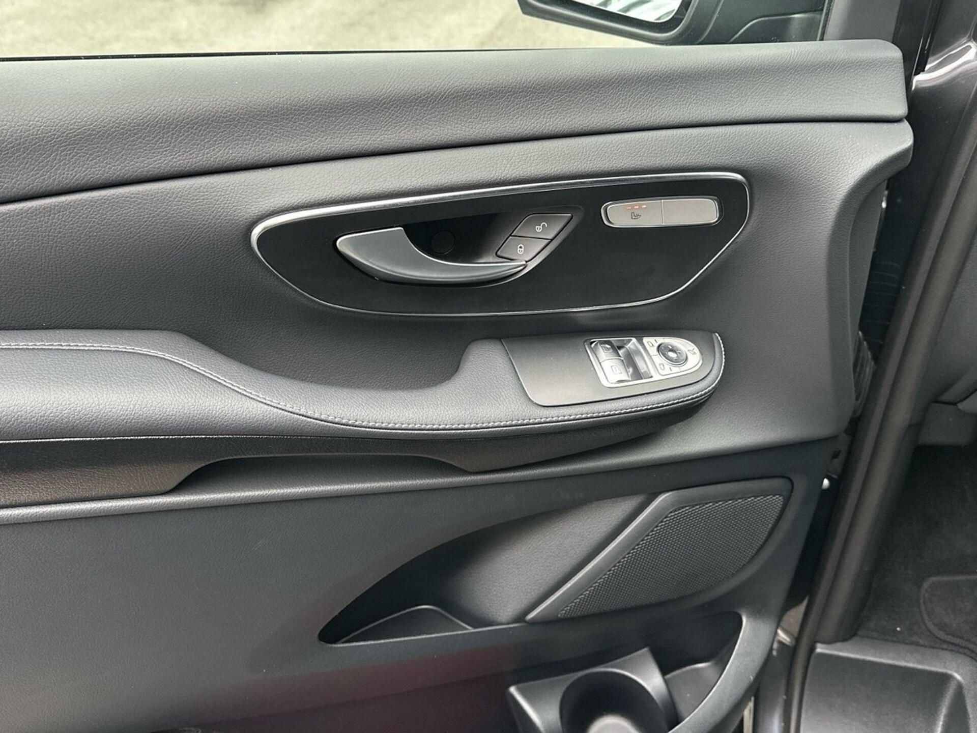 Mercedes-Benz Třídy V, 300d 4M L Avant. AIRMATIC 360 - fotka 6