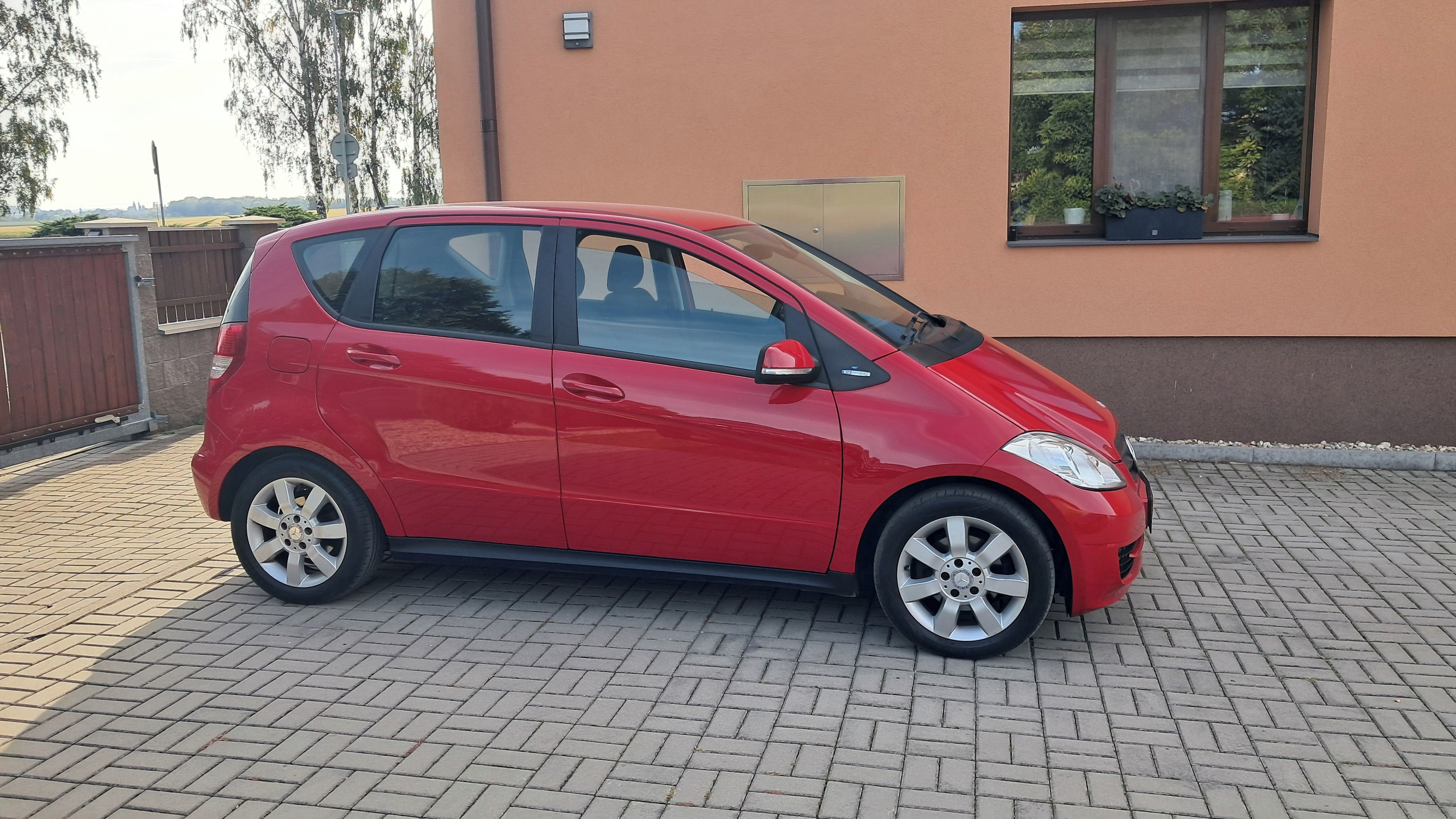 Mercedes-Benz Třídy A, 160 / 1.5i / 99 000 KM ČR - fotka 4