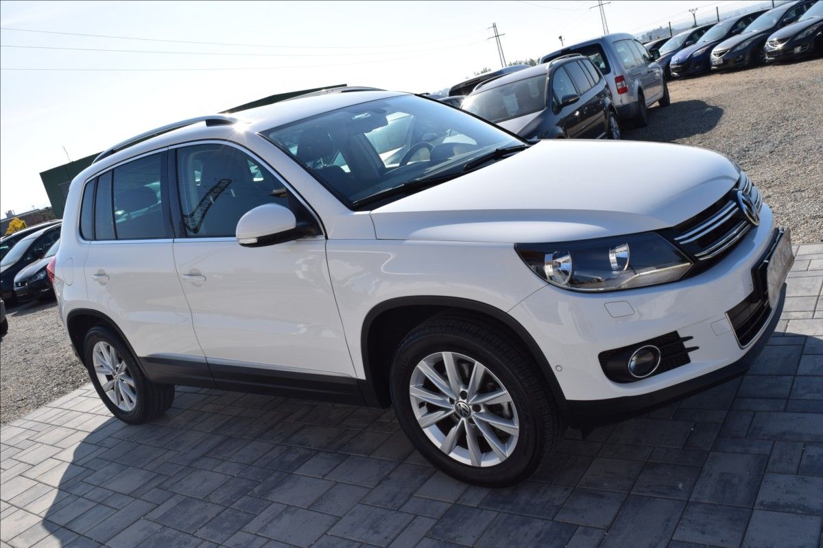 Volkswagen Tiguan, 2,0 TDI 81KW ALU NÍZKÝ NÁJEZD - fotka 4