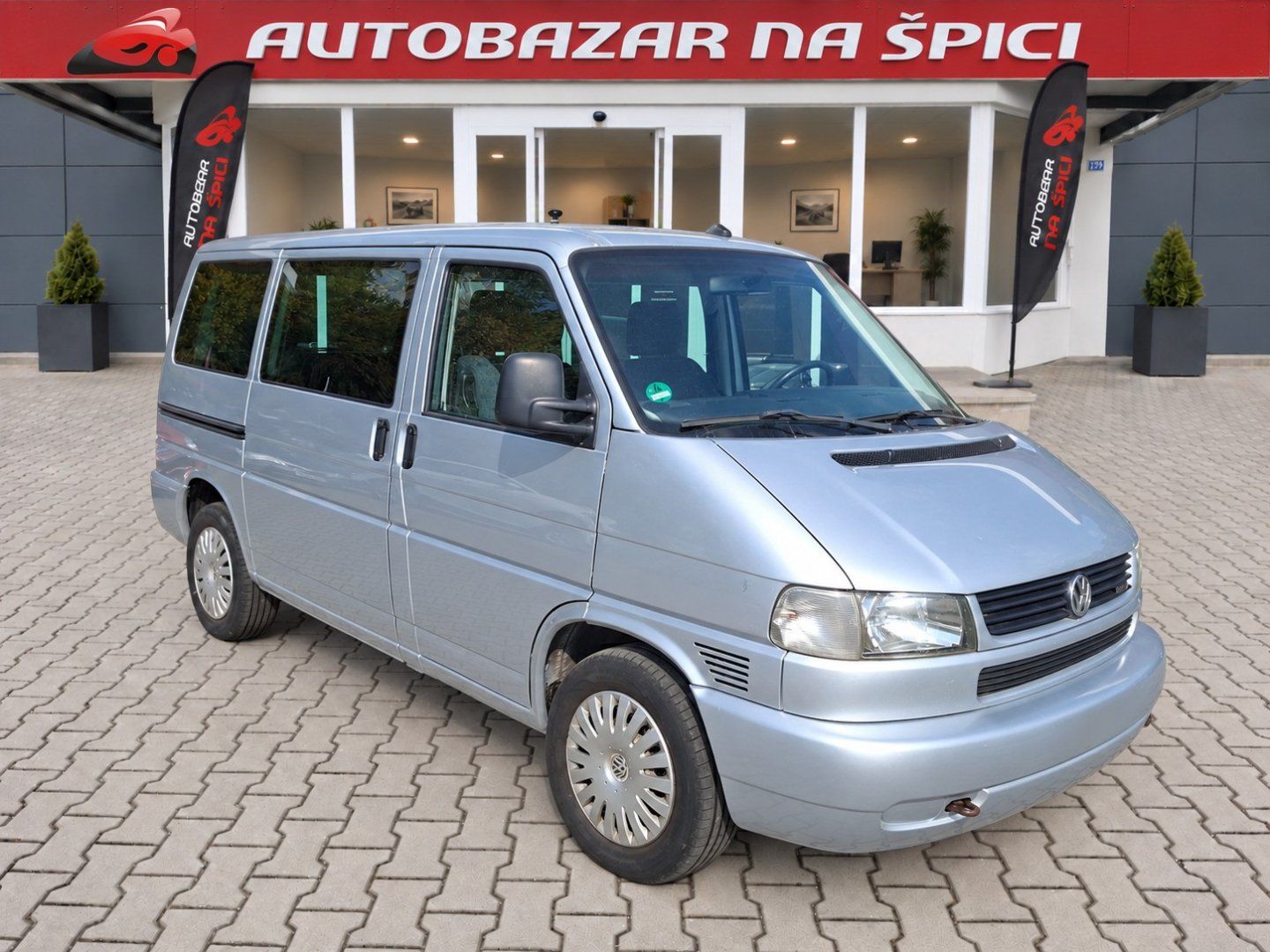 Volkswagen Caravelle, 2.5TDI 111kW -7.MÍST-TAŽ.ZAŘ. - fotka 2