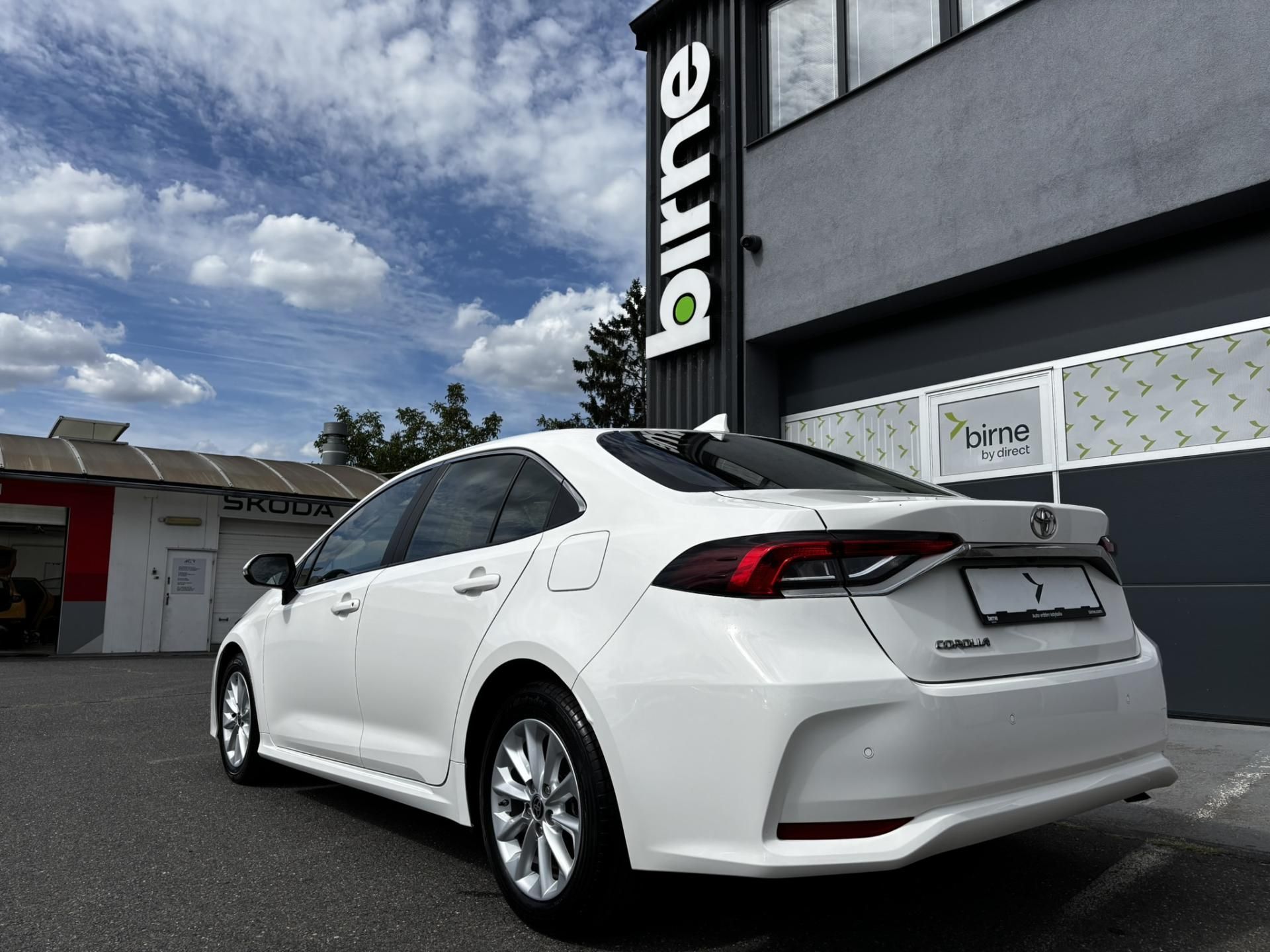 Toyota Corolla, Sedan Comfort 1.5 (92 kW) AUT - fotka 4