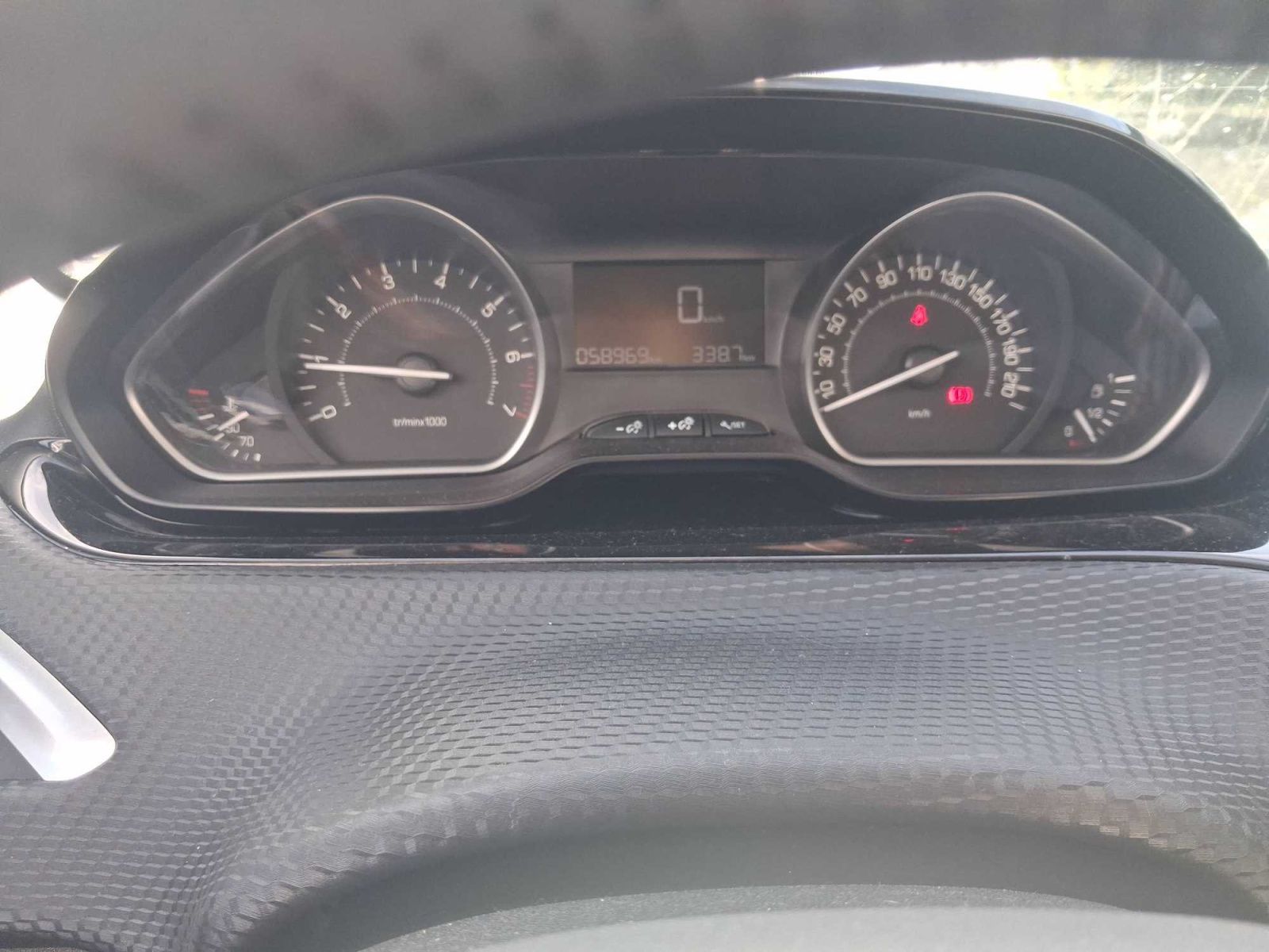 Peugeot 2008, 1.2 PureTech, Serv.kniha - fotka 3