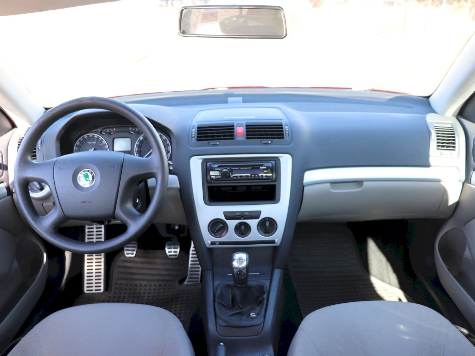 Škoda Octavia, OCTAVIA AMBIENTE 1,6 MPI 75kW - fotka 5
