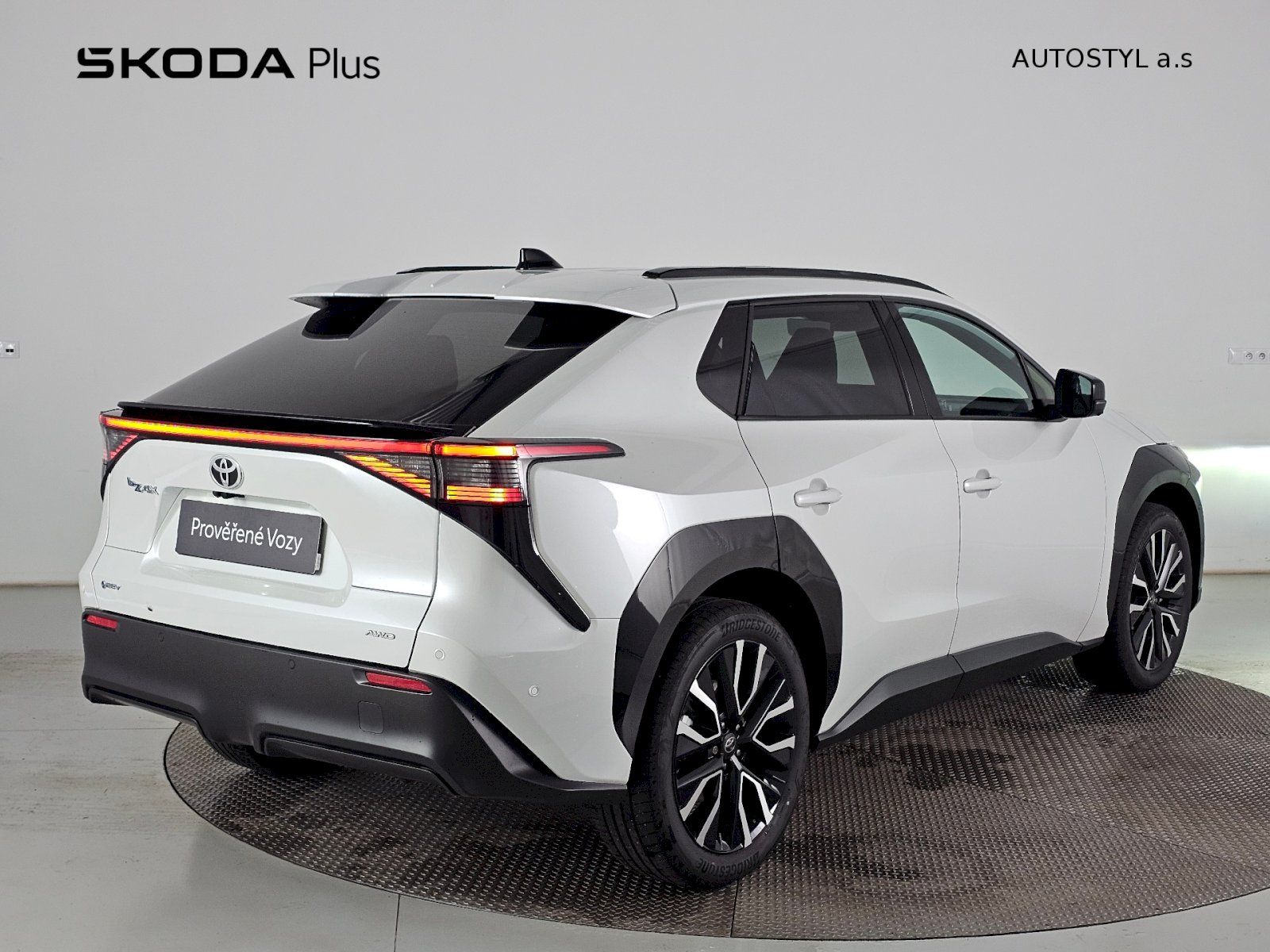 Toyota bZ4X, FACELIFT AWD 343k EXECUTIVE - fotka 2