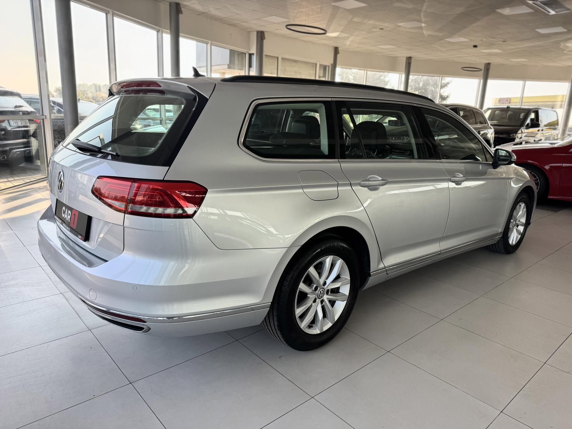 Volkswagen Passat Variant, 2,0TDI DSG 140kW*Masáž*Kam*Taž - fotka 5