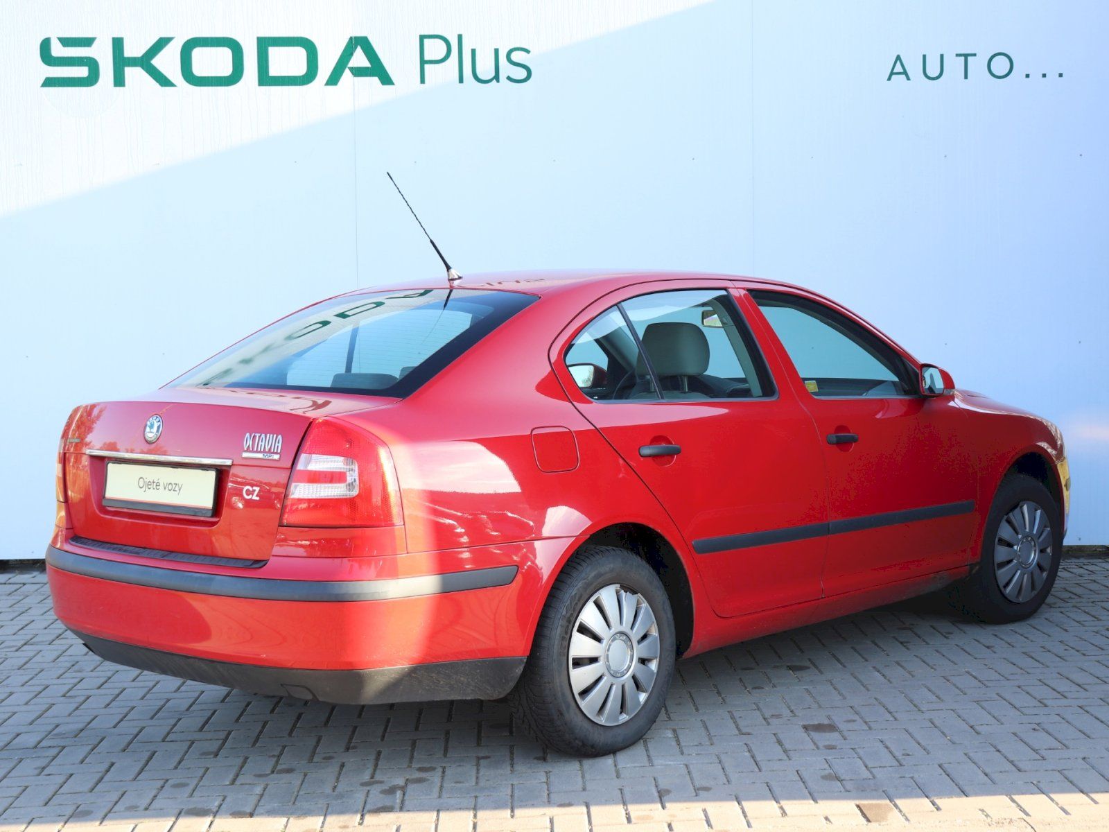 Škoda Octavia, OCTAVIA AMBIENTE 1,6 MPI 75kW - fotka 2