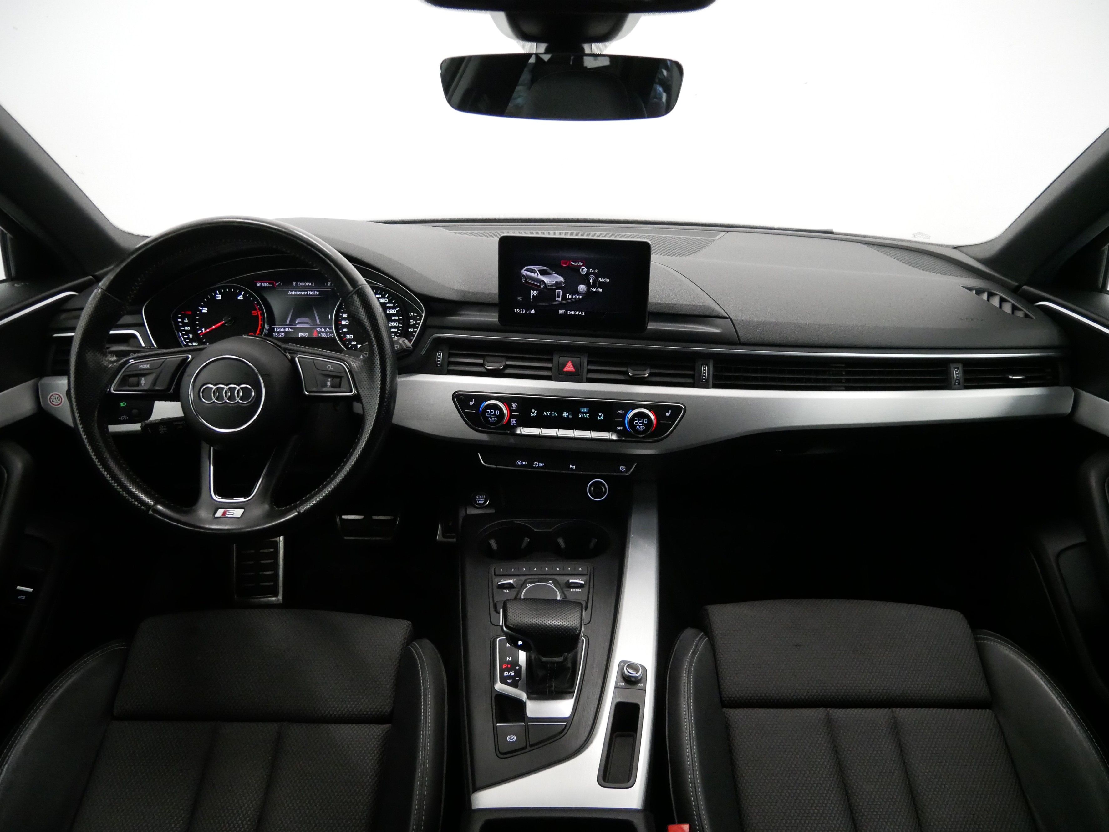 Audi A4, Avant 2.0TDi 110kW AT 2WD - fotka 5